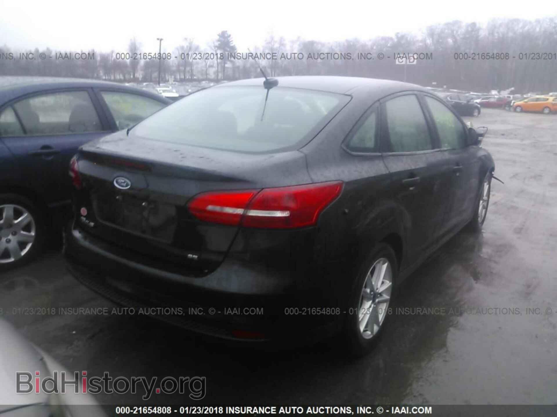 2015 Ford Focus - VIN: 1FADP3F2XFL282961 - Photo 4
