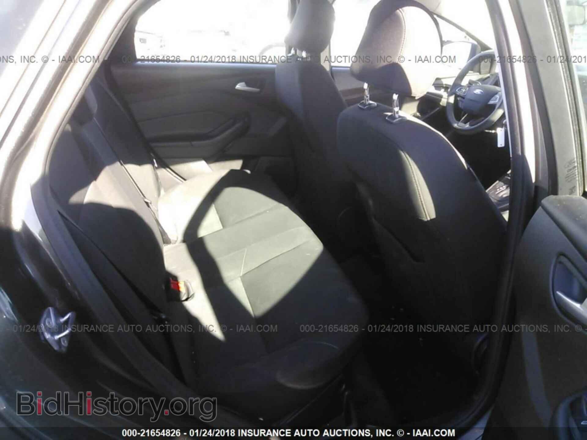 2015 Ford Focus - VIN: 1FADP3F21FL325678 - Photo 8