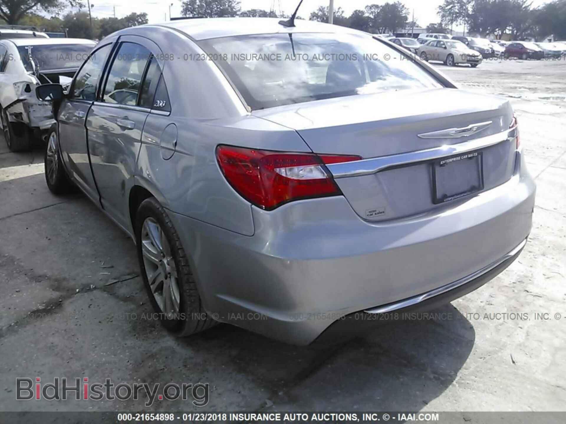 2013 Chrysler 200 - VIN: 1C3CCBBB1DN695987 - Photo 3