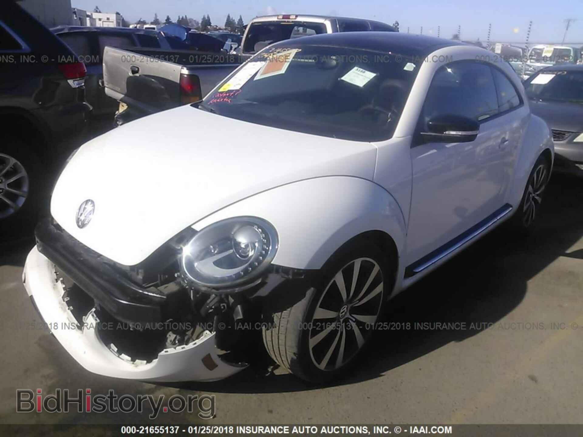 2012 Volkswagen Beetle - VIN: 3VWVA7AT5CM651594 - Фото 2