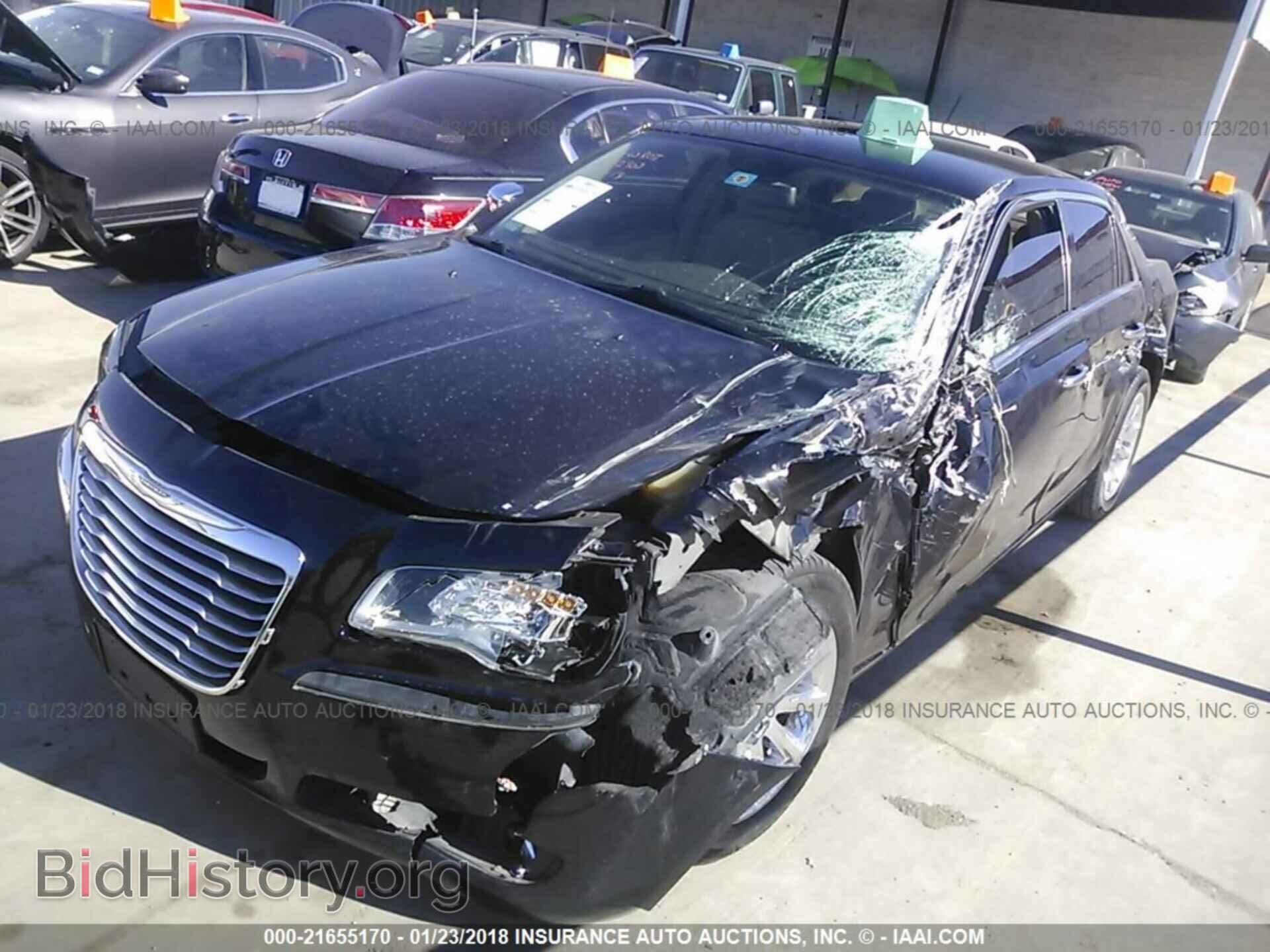 2014 Chrysler 300c - VIN: 2C3CCAEG4EH379978 - Фото 2
