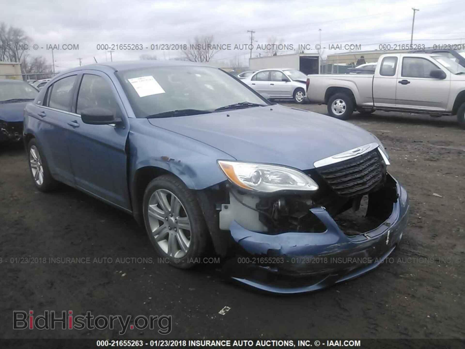 Photo 1C3BC1FB1BN619103 - Chrysler 200 2011