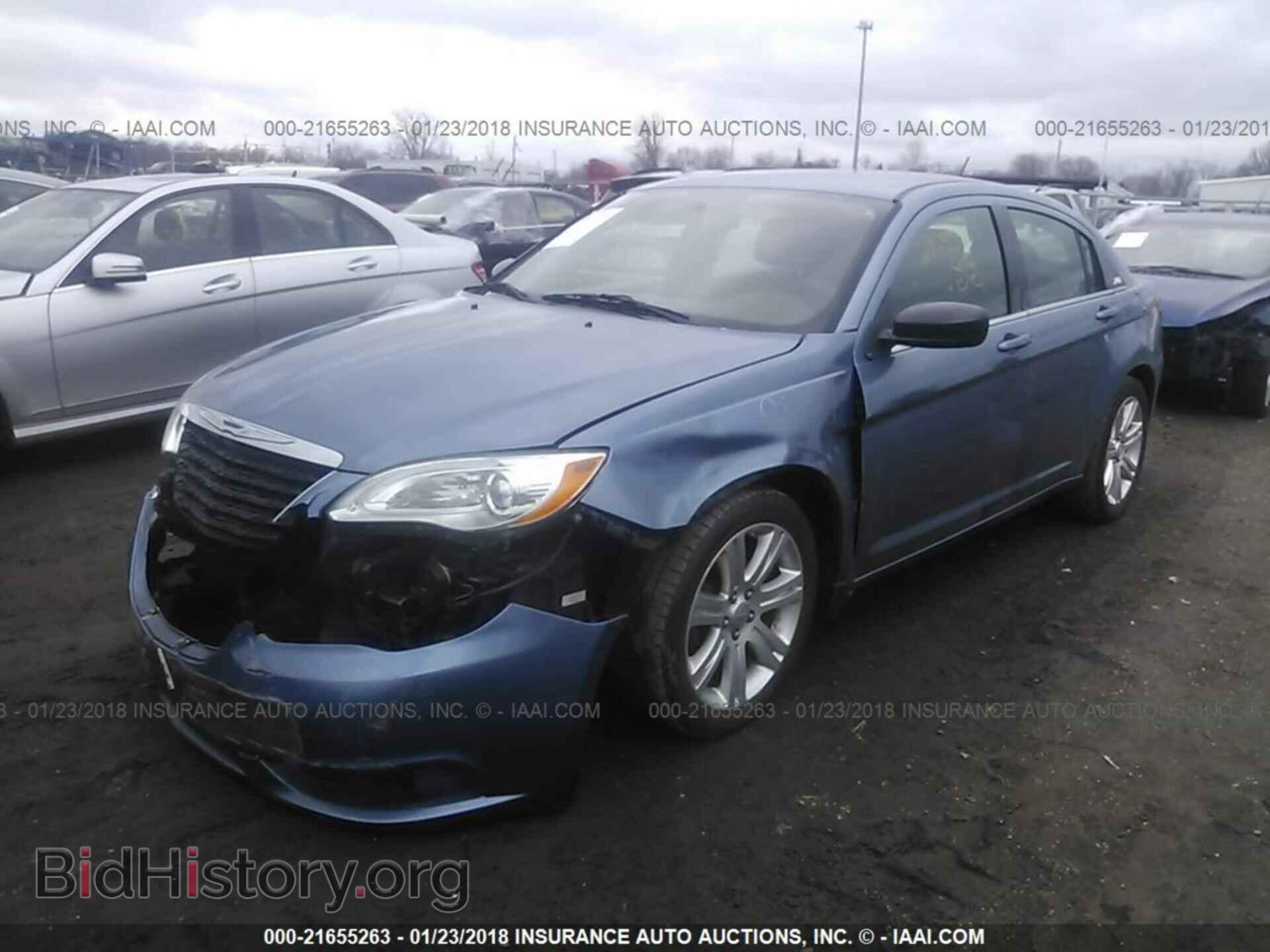 2011 Chrysler 200 - VIN: 1C3BC1FB1BN619103 - Фото 2