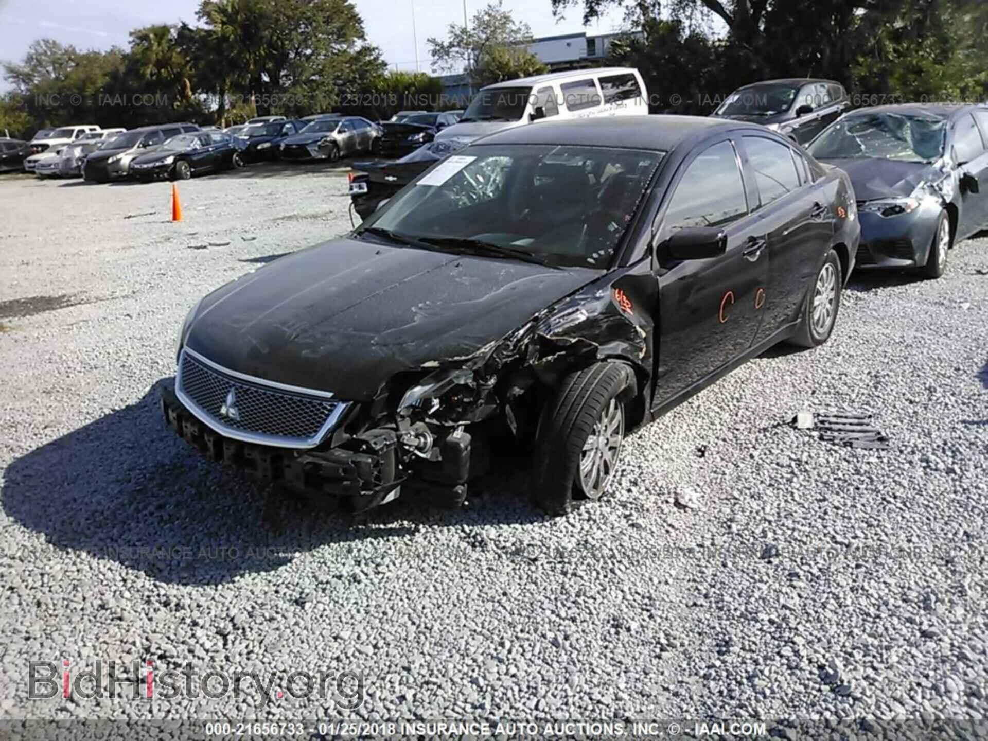2011 Mitsubishi Galant - VIN: 4A32B2FF2BE011255 - Photo 2