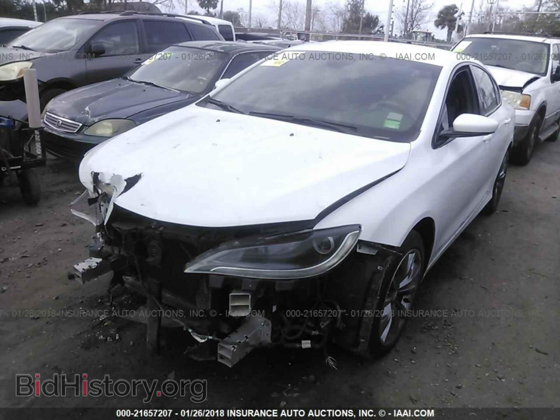 2015 Chrysler 200 - VIN: 1C3CCCBB0FN529145 - Фото 2