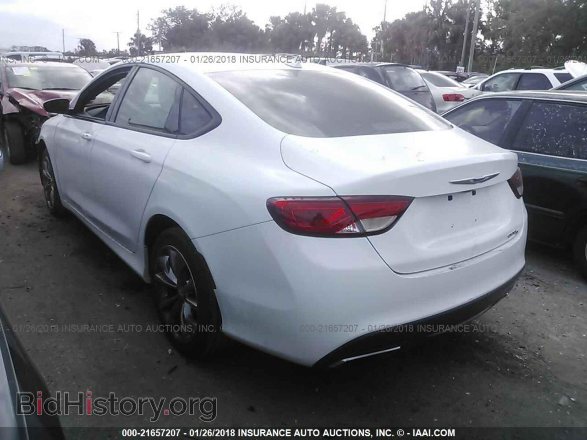 2015 Chrysler 200 - VIN: 1C3CCCBB0FN529145 - Фото 3