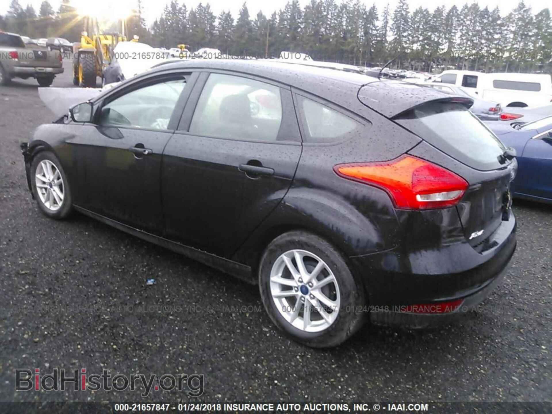 2016 Ford Focus - VIN: 1FADP3K28GL286093 - Photo 3