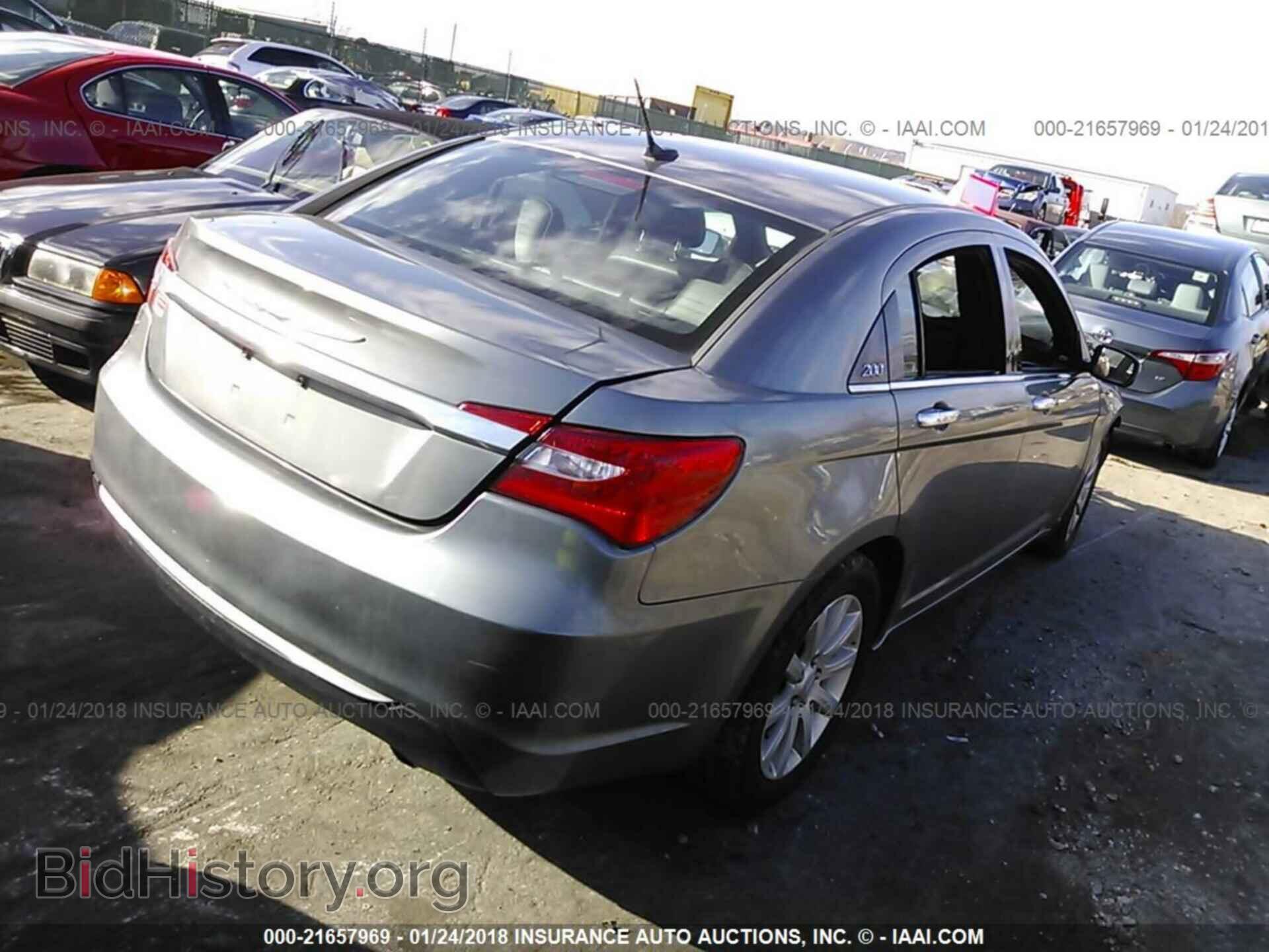 2013 Chrysler 200 - VIN: 1C3CCBCG6DN638923 - Фото 4