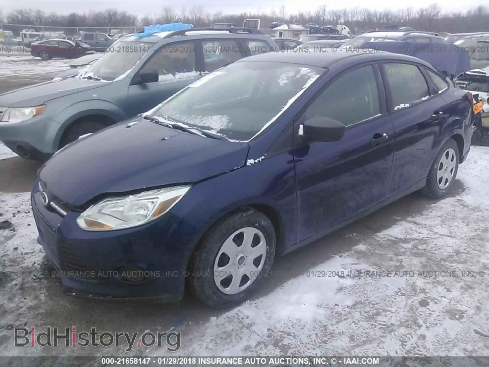 2012 Ford Focus - VIN: 1FAHP3E27CL104486 - Фото 2