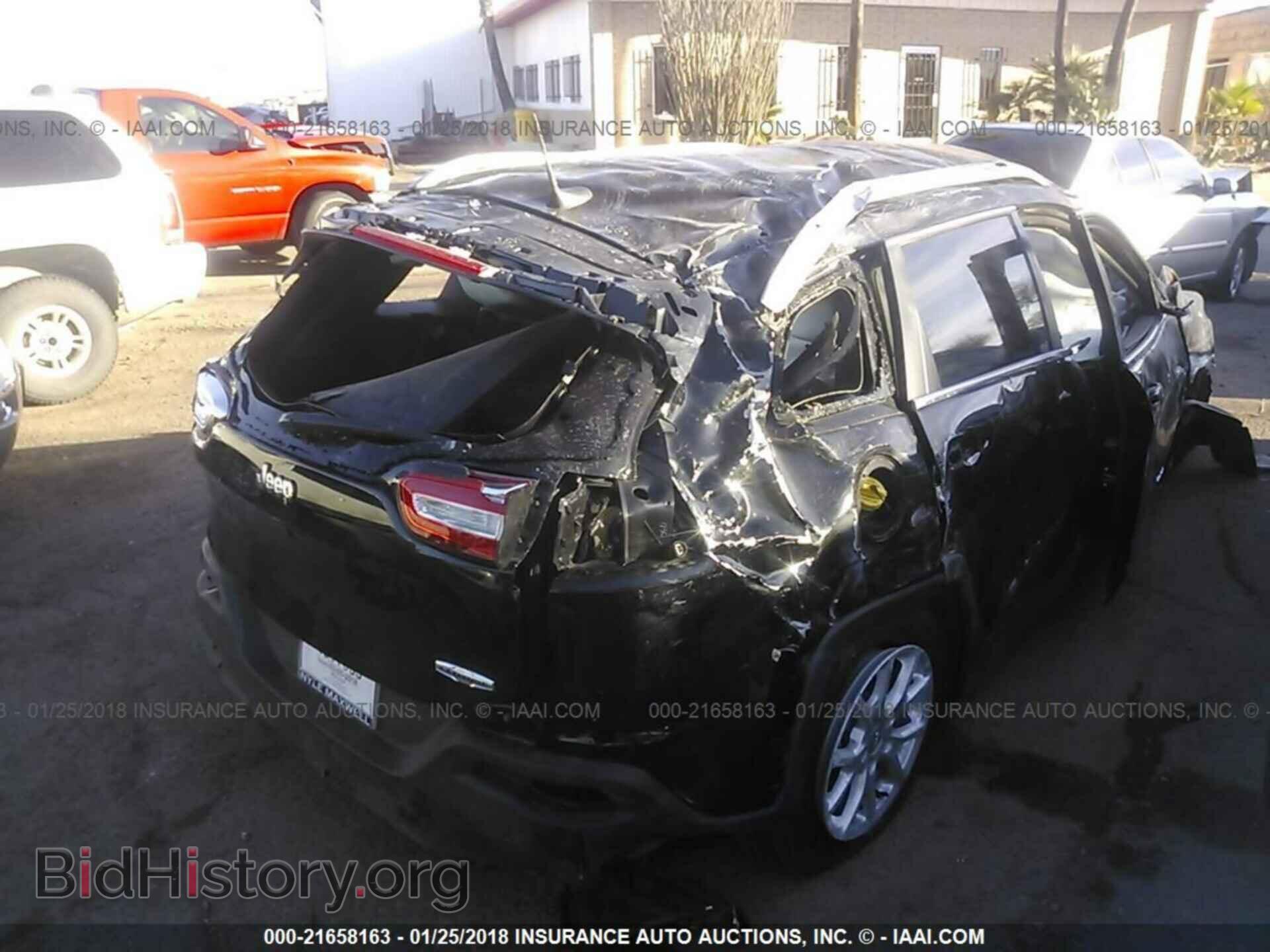 2018 Jeep Cherokee - VIN: 1C4PJLLB9JD552245 - Фото 4