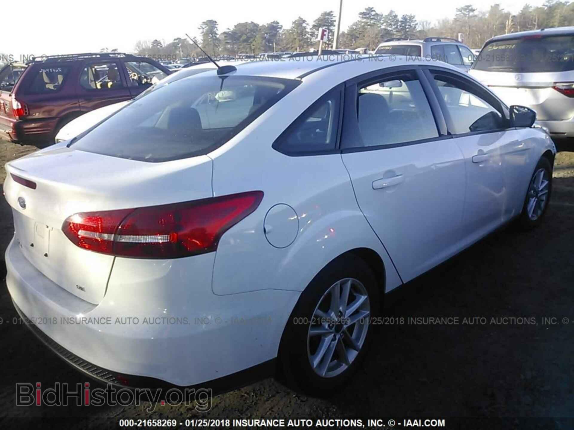 2016 Ford Focus - VIN: 1FADP3F23GL287419 - Photo 4
