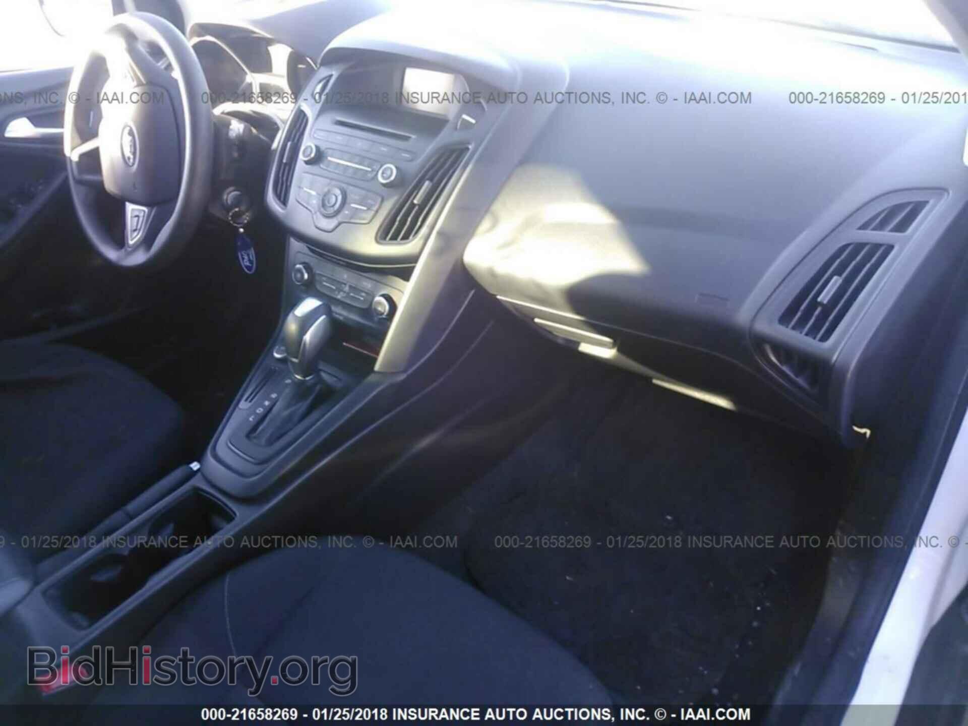 2016 Ford Focus - VIN: 1FADP3F23GL287419 - Photo 5