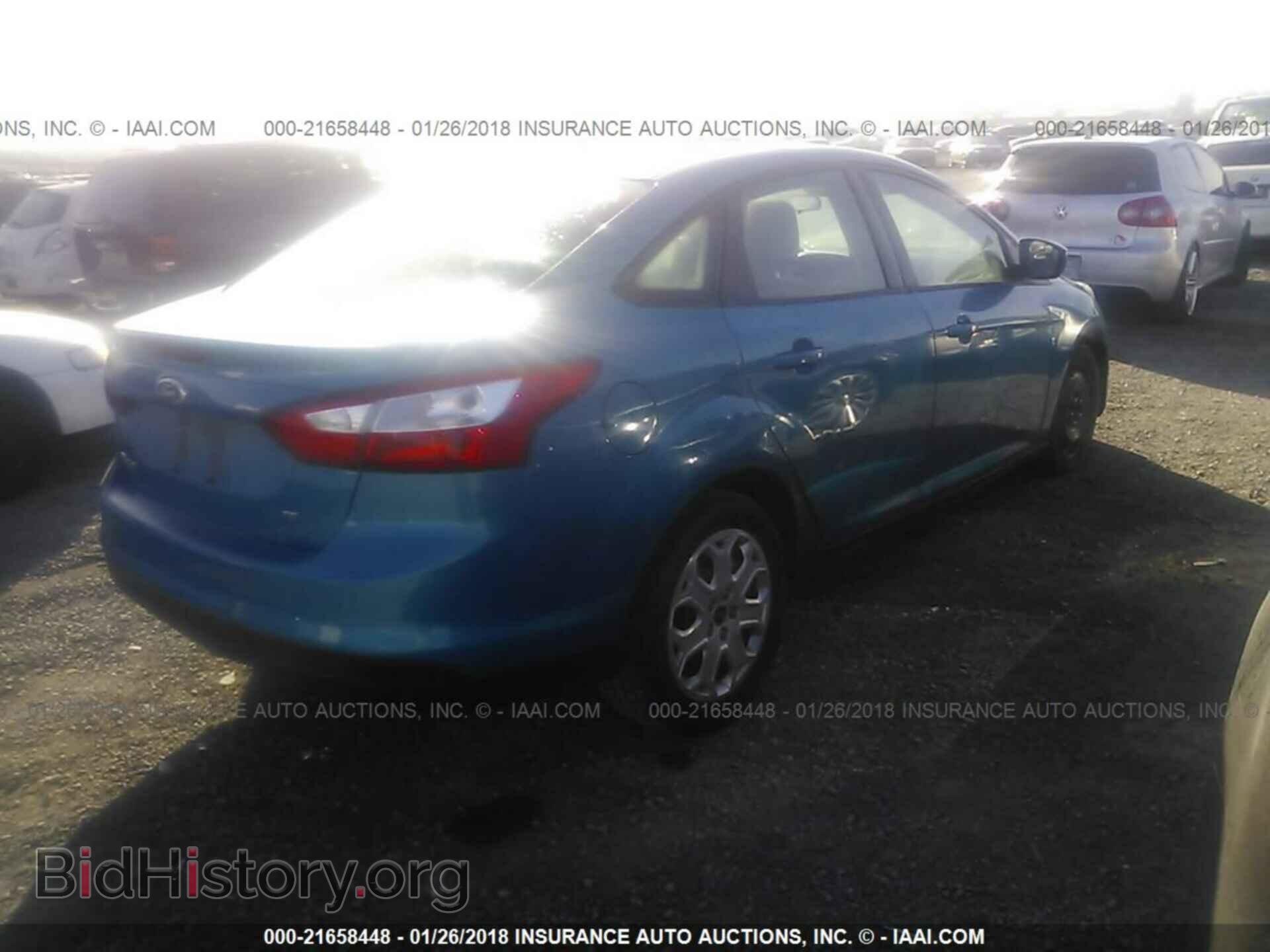 2012 Ford Focus - VIN: 1FAHP3F26CL313376 - Photo 4