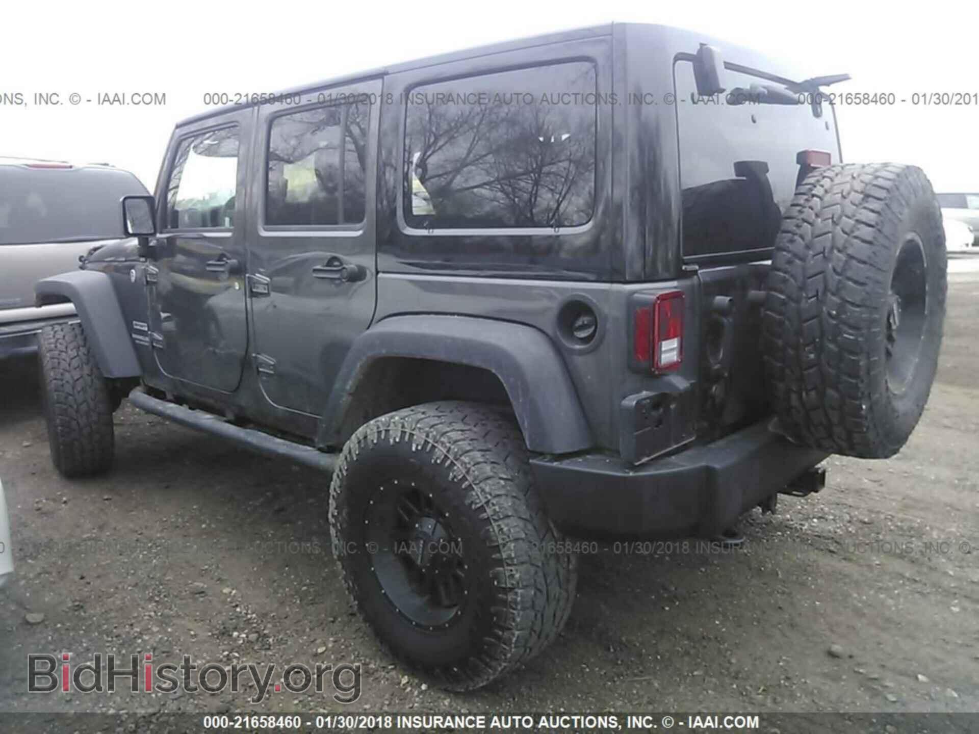 2016 Jeep Wrangler - VIN: 1C4BJWDG0GL217864 - Фото 3
