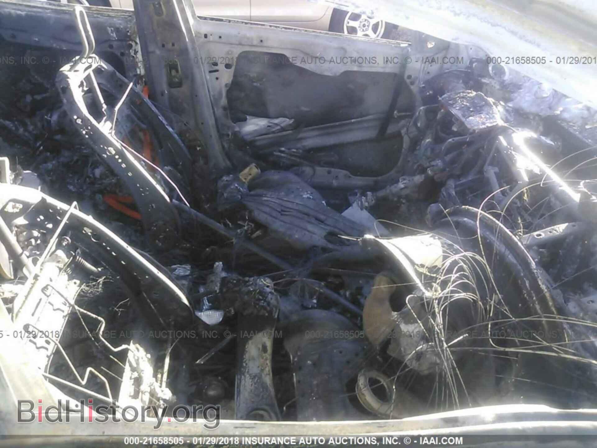 2016 Chrysler 200 - VIN: 1C3CCCBB5GN192005 - Photo 5