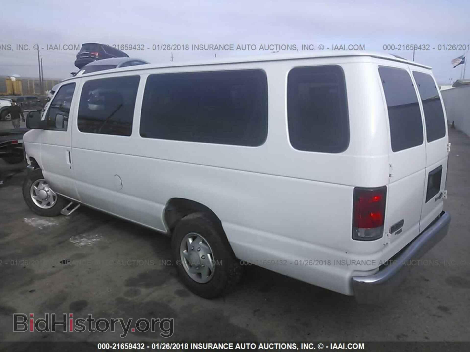 2014 Ford Econoline - VIN: 1FBSS3BL2EDA00517 - Photo 3