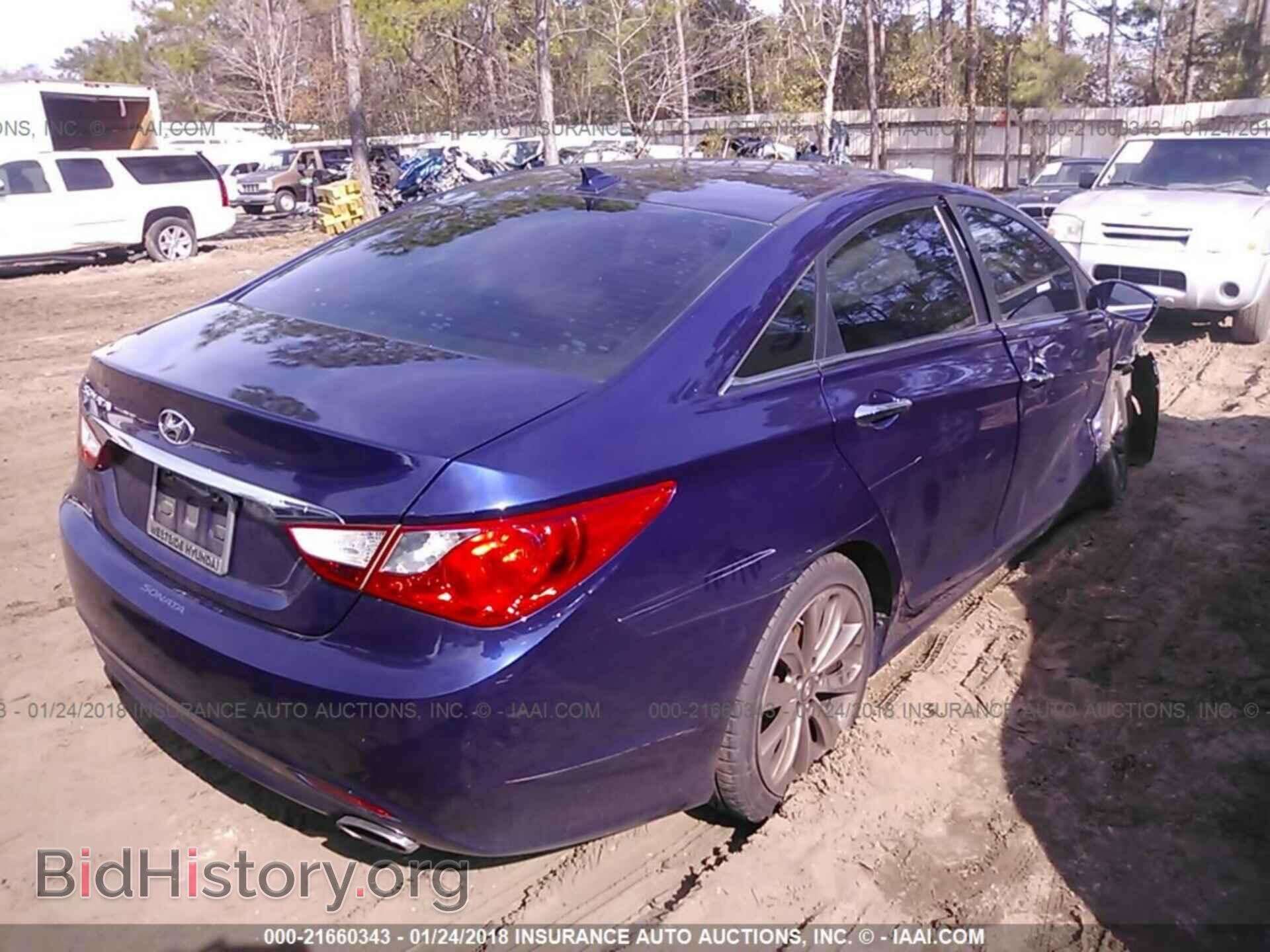 2012 Hyundai Sonata - VIN: 5NPEC4AC2CH456201 - Photo 4
