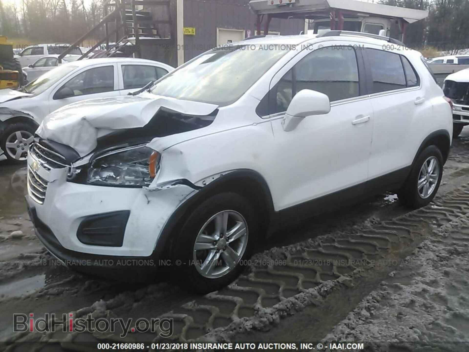 2015 Chevrolet Trax - VIN: 3GNCJRSB7FL193473 - Фото 2