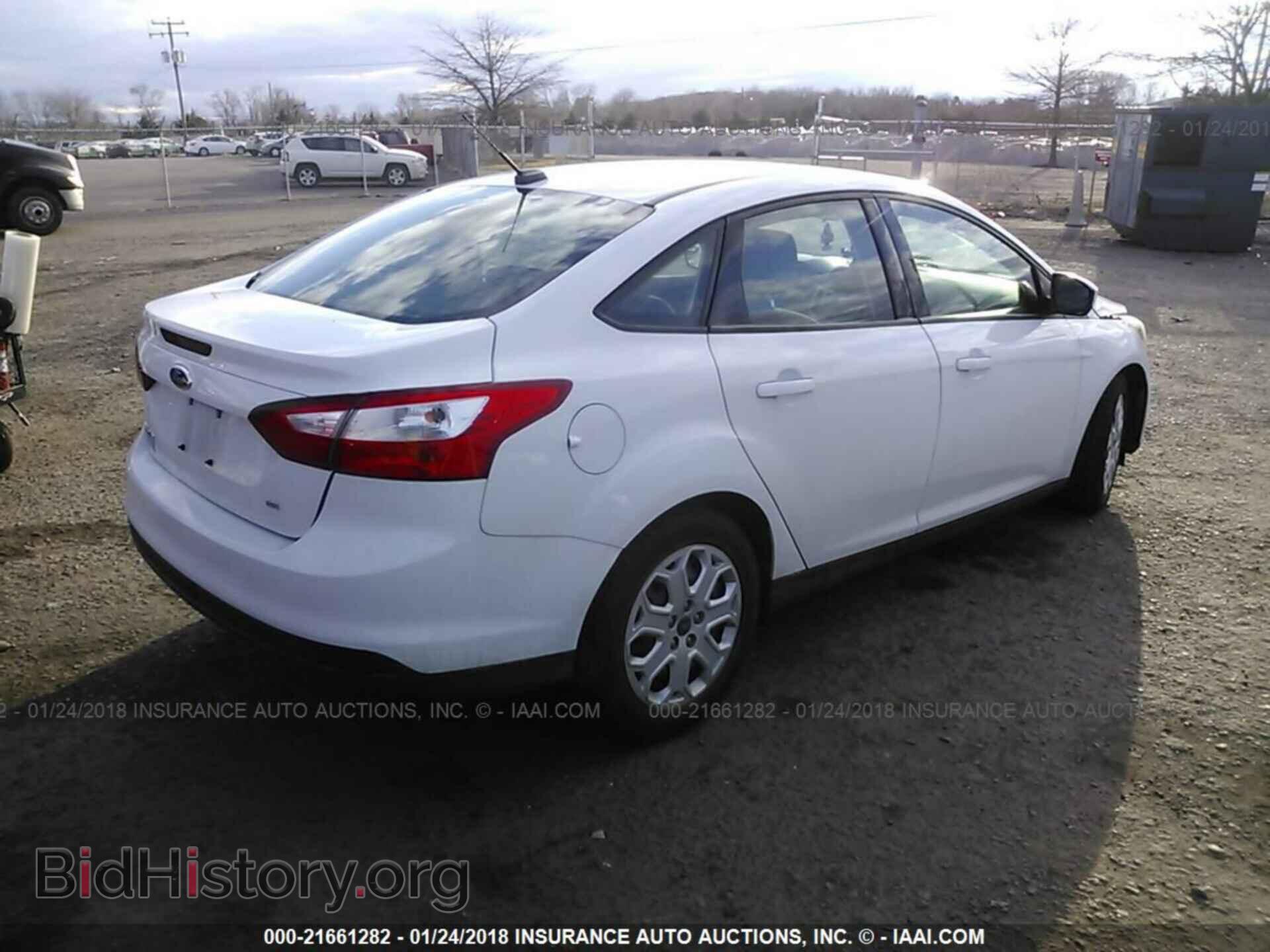 2012 Ford Focus - VIN: 1FAHP3F2XCL190679 - Photo 4
