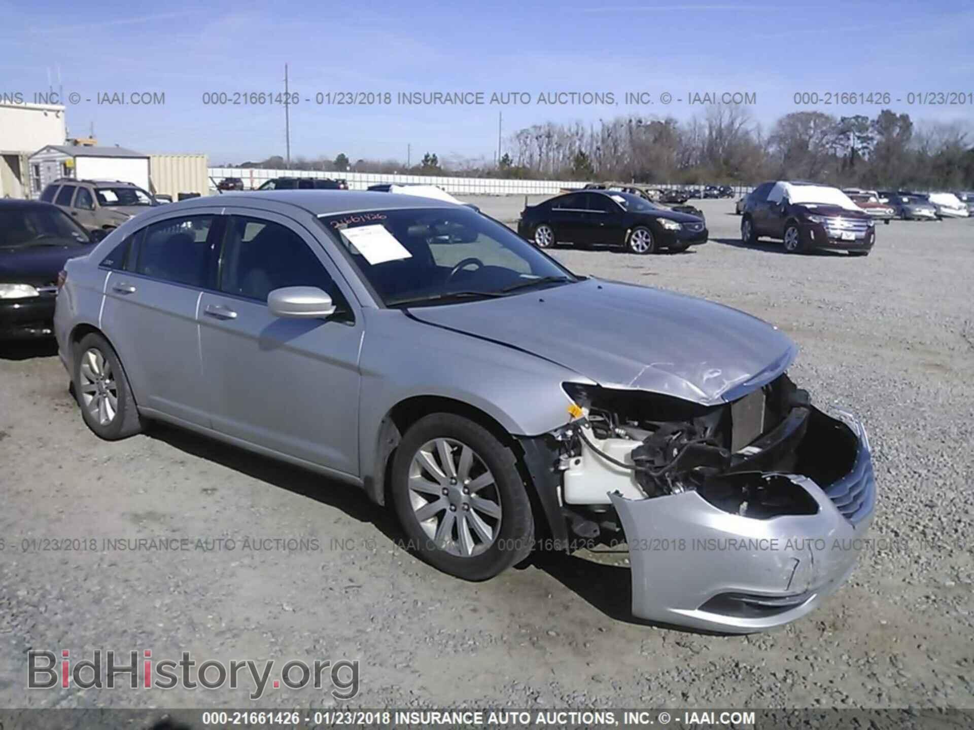 Photo 1C3BC1FB9BN570524 - Chrysler 200 2011