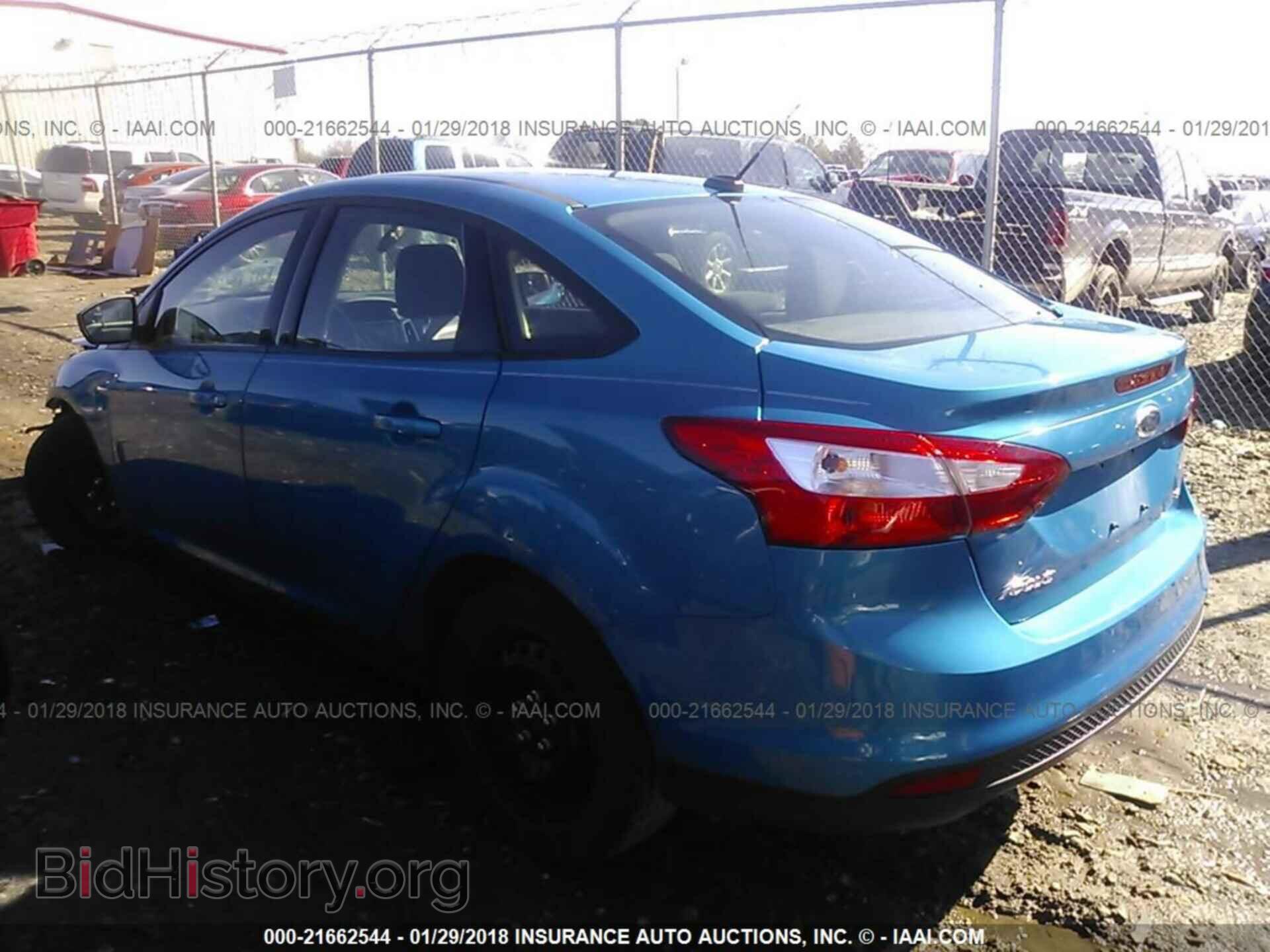 2012 Ford Focus - VIN: 1FAHP3F26CL134612 - Фото 3