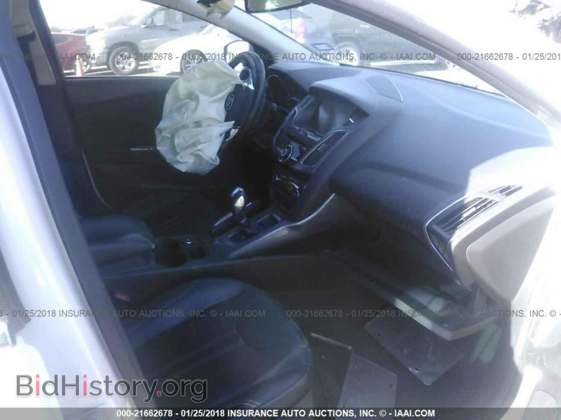 2012 Ford Focus - VIN: 1FAHP3N29CL323918 - Photo 5