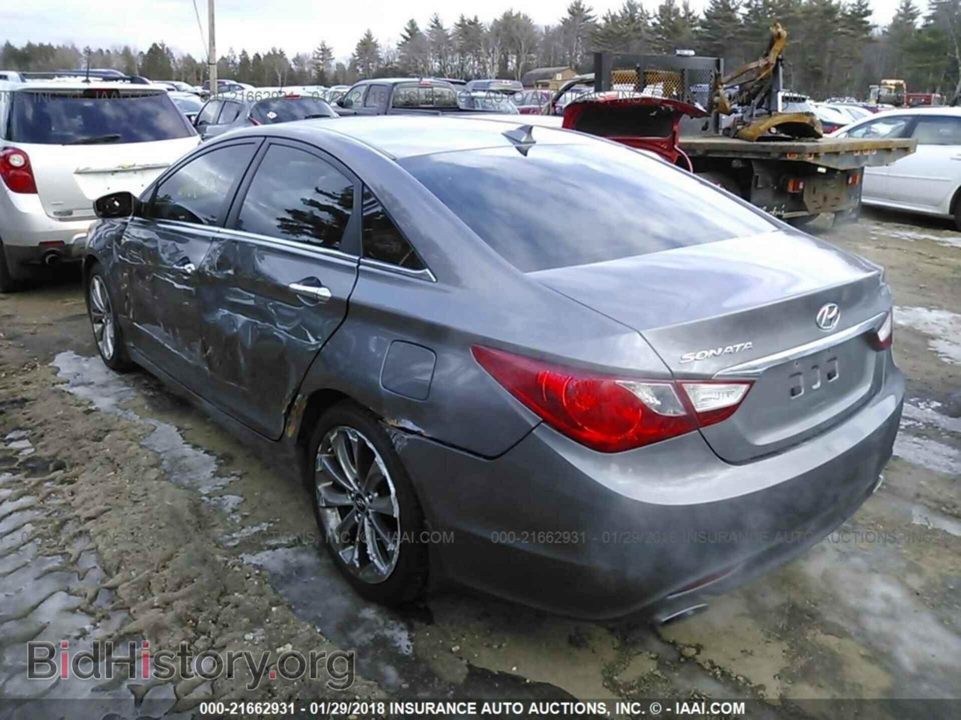 2012 Hyundai Sonata - VIN: 5NPEC4AC9CH470628 - Photo 3
