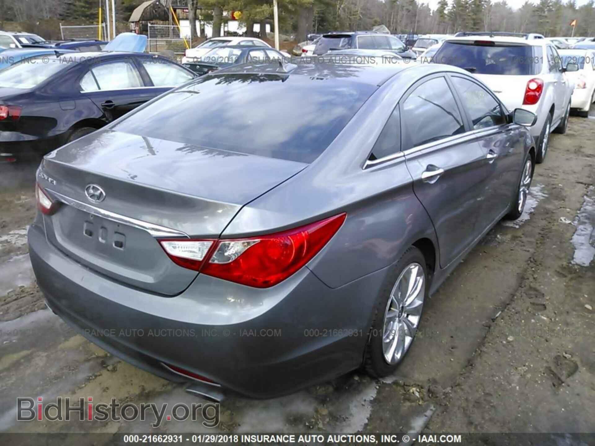 2012 Hyundai Sonata - VIN: 5NPEC4AC9CH470628 - Photo 4