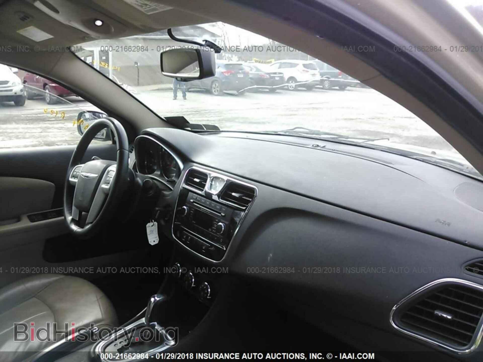 2013 Chrysler 200 - VIN: 1C3CCBCG3DN578809 - Photo 5