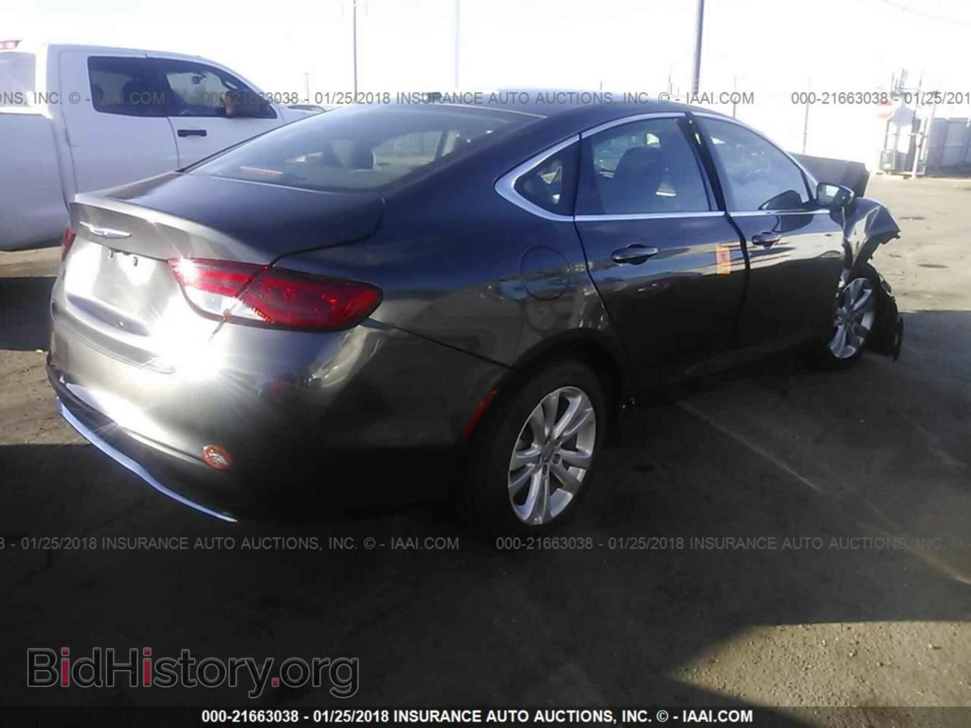 2015 Chrysler 200 - VIN: 1C3CCCAB7FN587450 - Photo 4