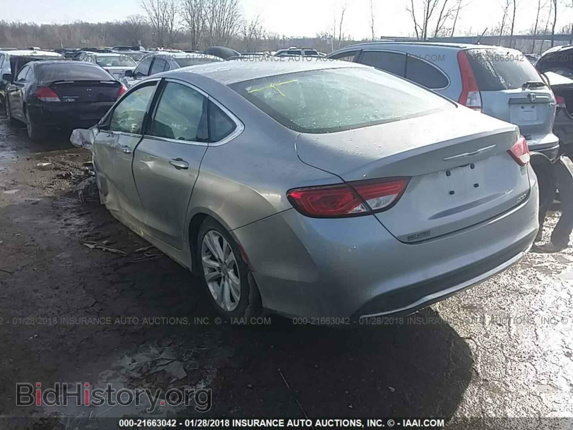 2016 Chrysler 200 - VIN: 1C3CCCABXGN132982 - Photo 3