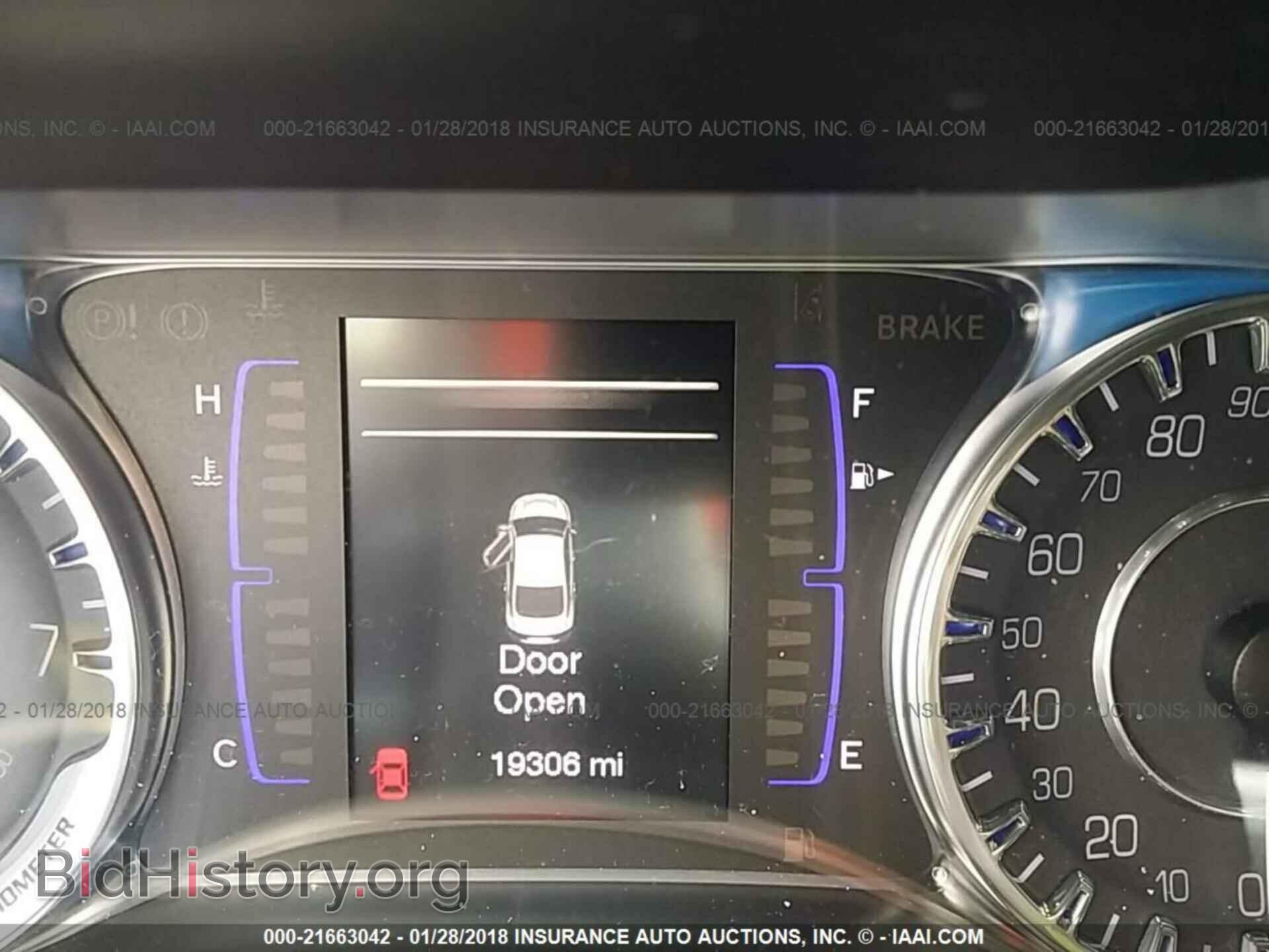 2016 Chrysler 200 - VIN: 1C3CCCABXGN132982 - Photo 7