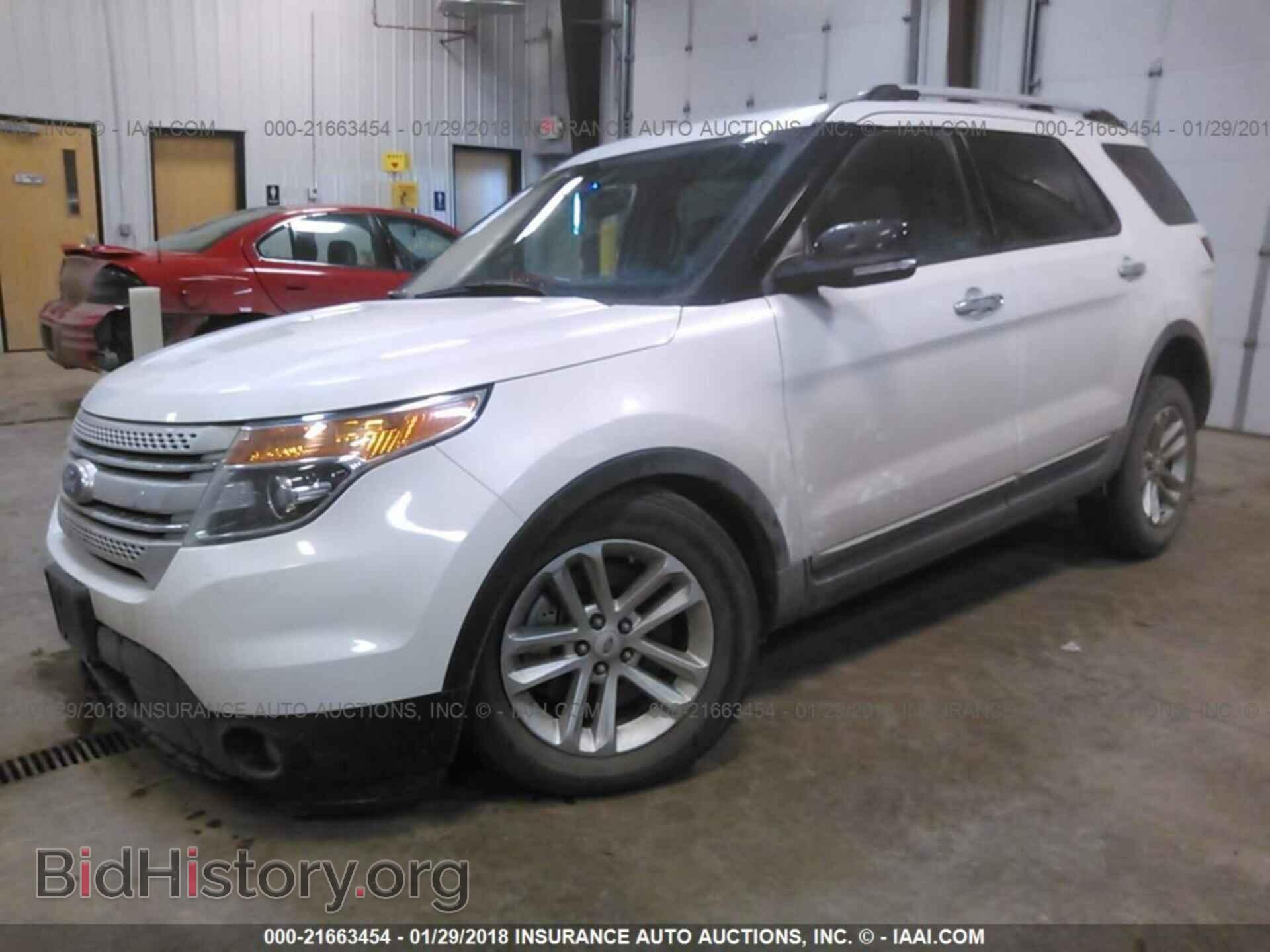 2013 Ford Explorer - VIN: 1FM5K8D85DGC15056 - Фото 2