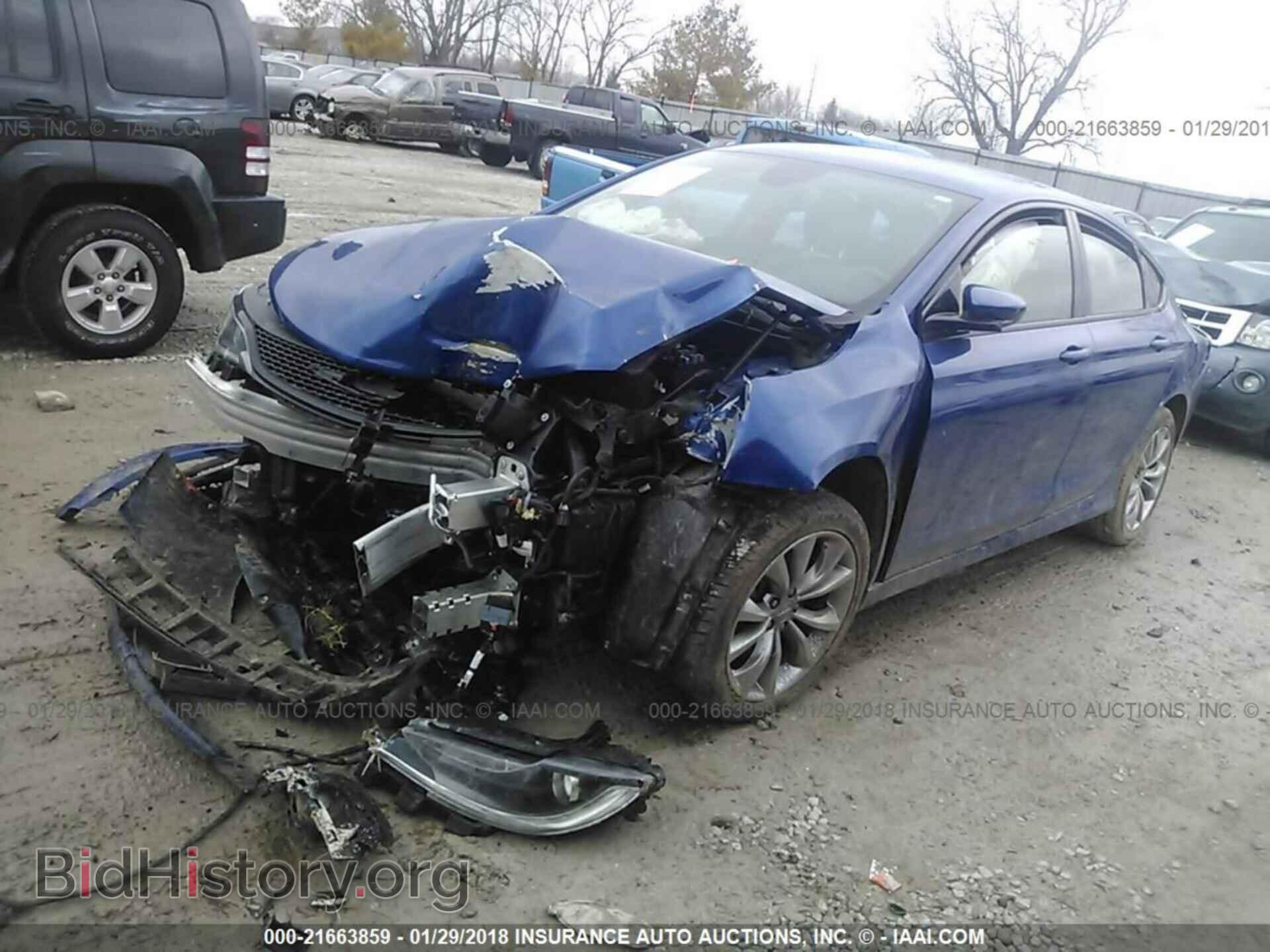 2015 Chrysler 200 - VIN: 1C3CCCDG0FN636575 - Photo 2