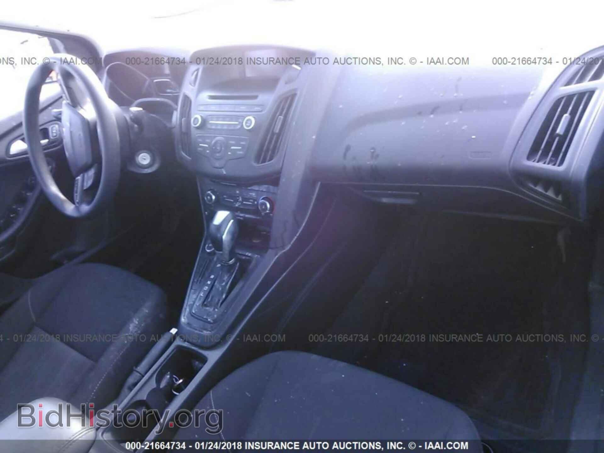 2016 Ford Focus - VIN: 1FADP3F25GL279130 - Photo 5