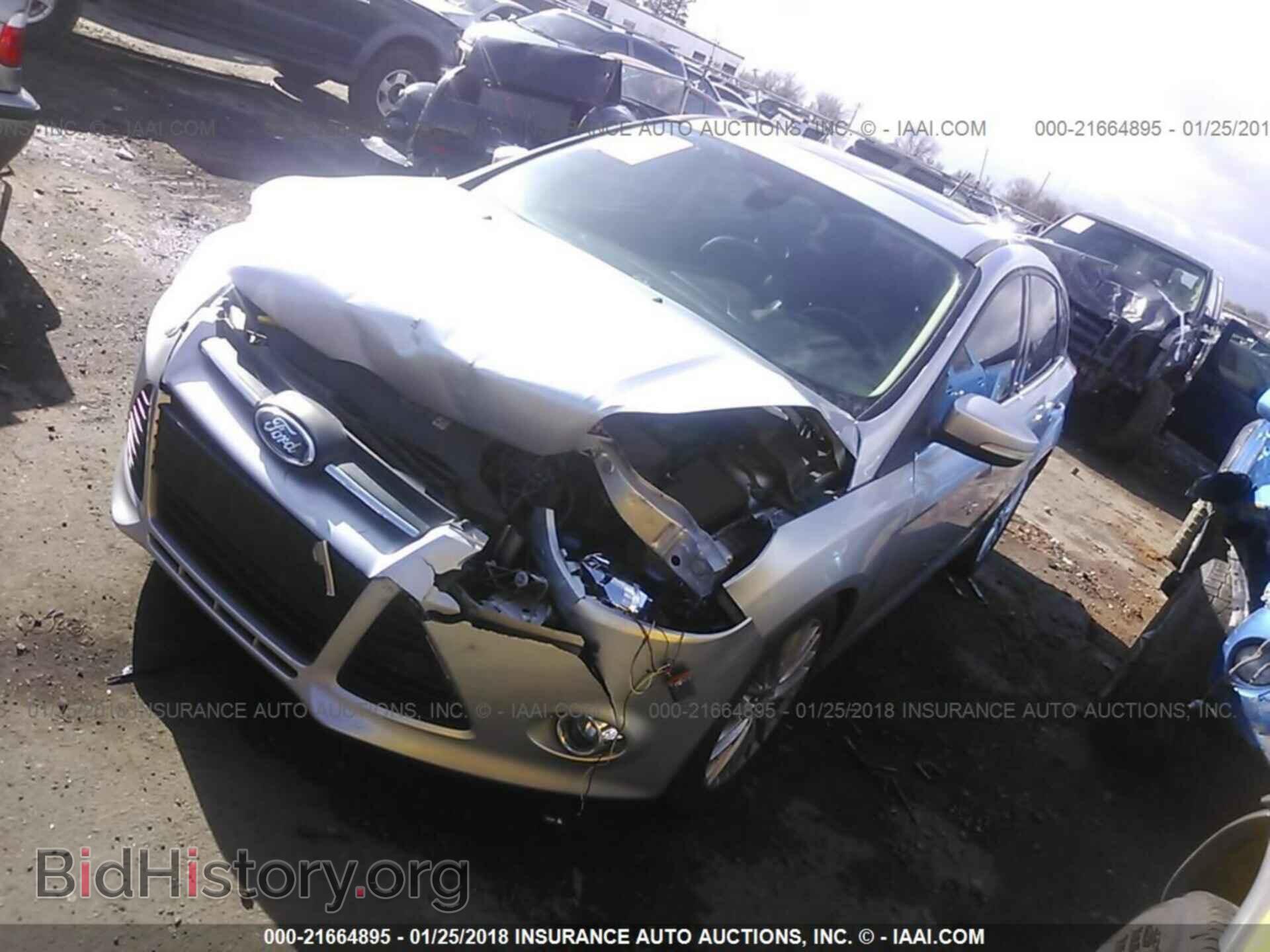 2012 Ford Focus - VIN: 1FAHP3M25CL368064 - Photo 2