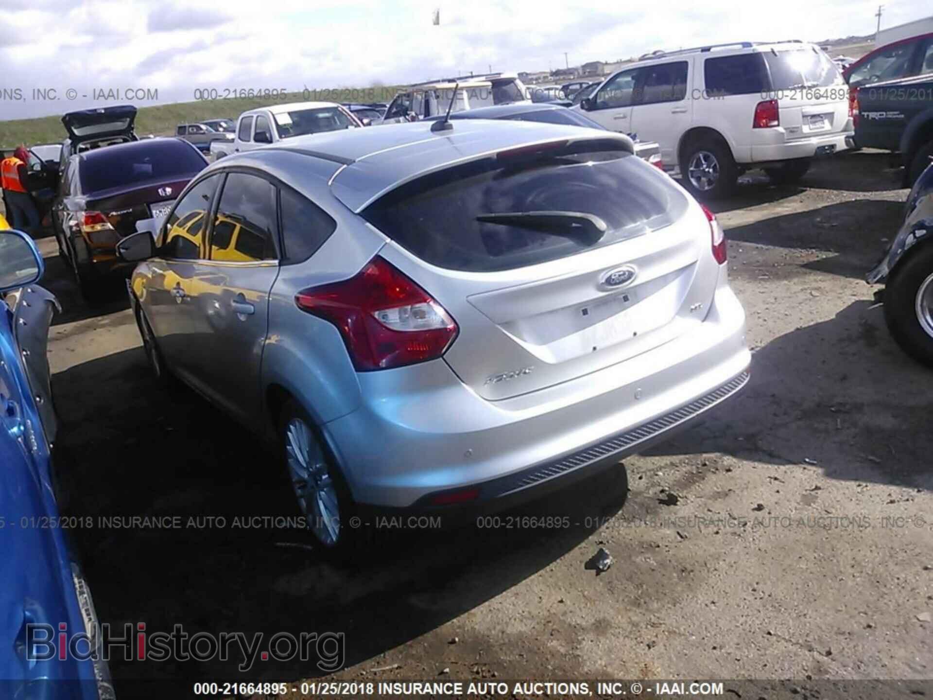 2012 Ford Focus - VIN: 1FAHP3M25CL368064 - Photo 3