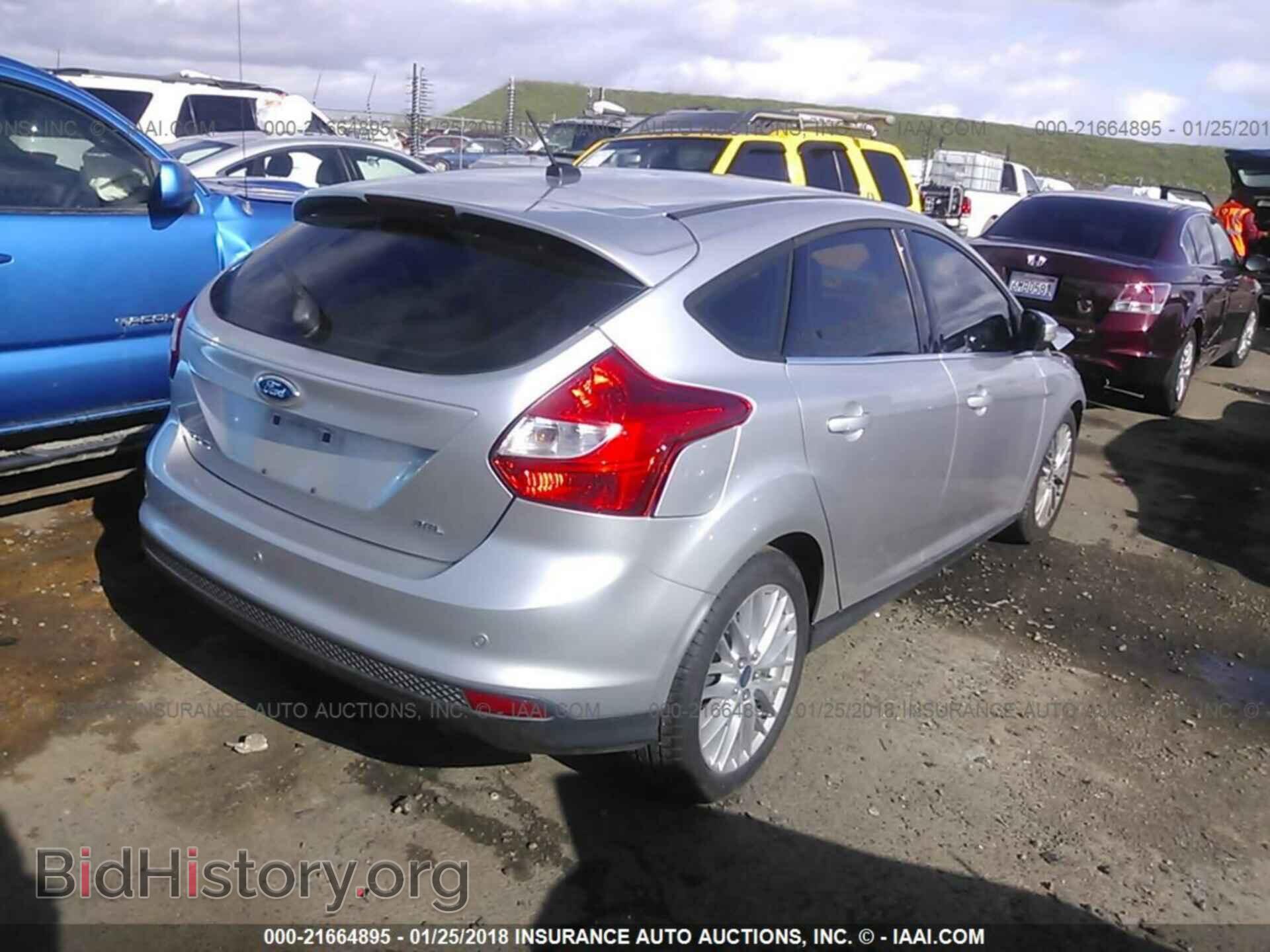 2012 Ford Focus - VIN: 1FAHP3M25CL368064 - Photo 4