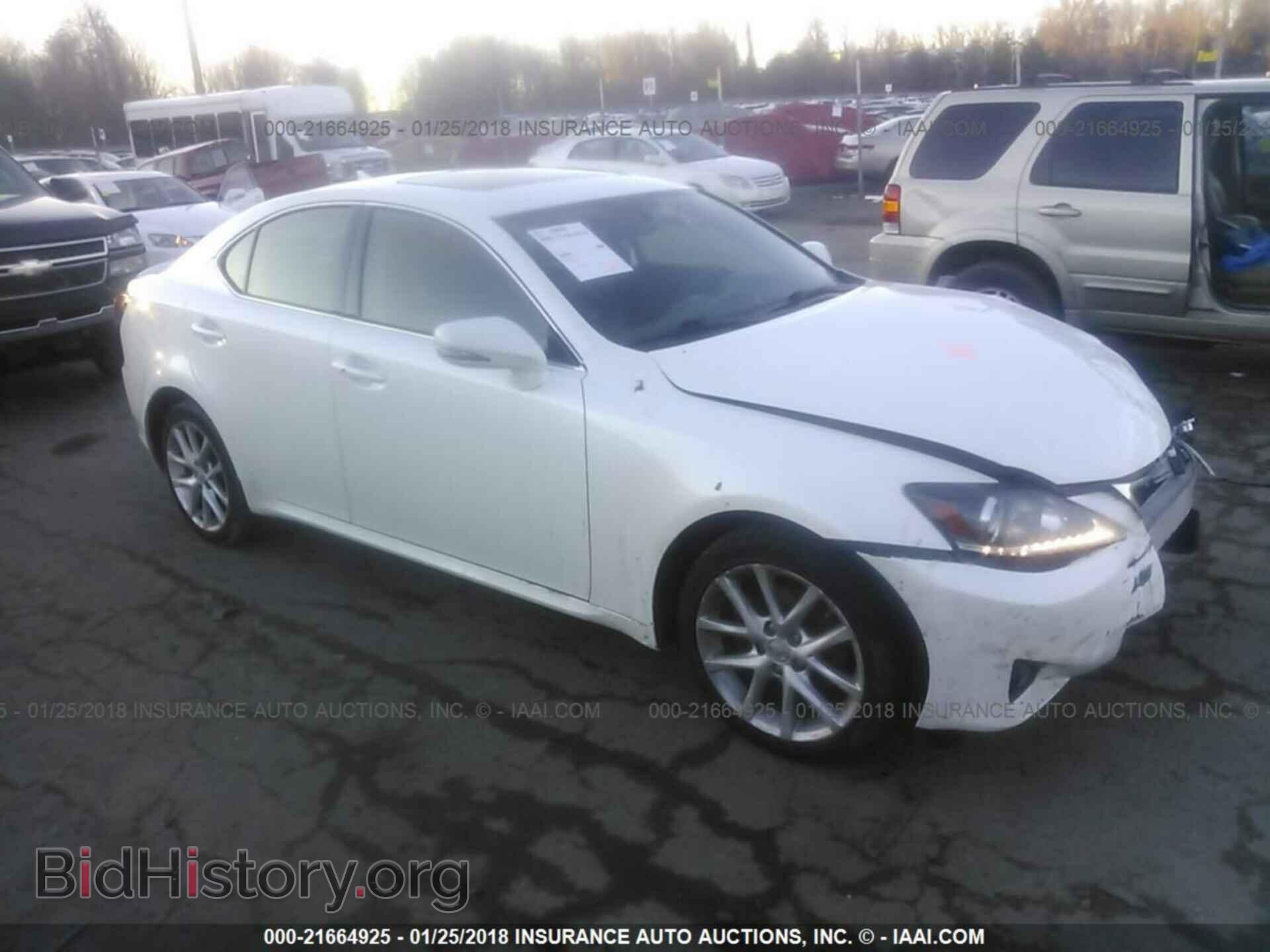 Photo JTHCF5C23C2036018 - Lexus Is 2012