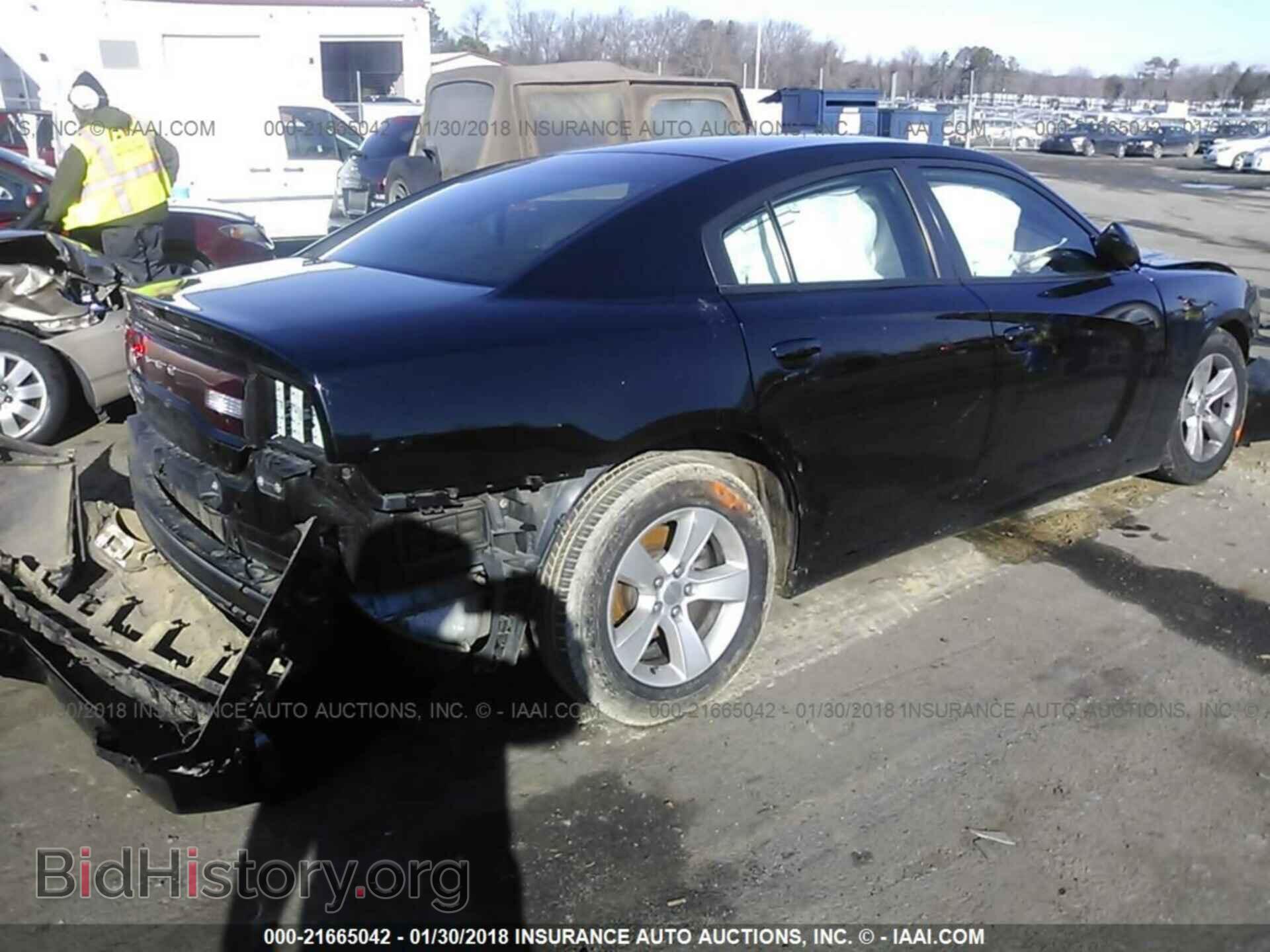 2013 Dodge Charger - VIN: 2C3CDXBG1DH689864 - Photo 4