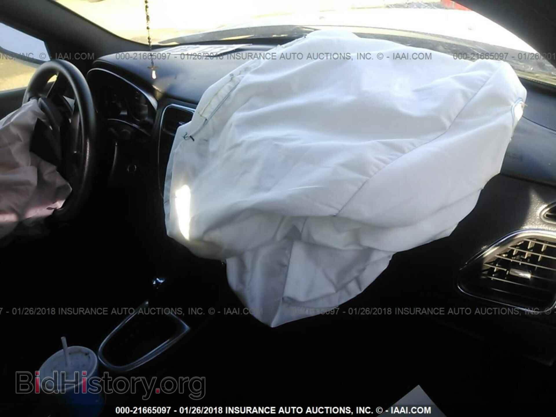 2014 Chrysler 200 - VIN: 1C3CCBAB4EN210437 - Photo 5