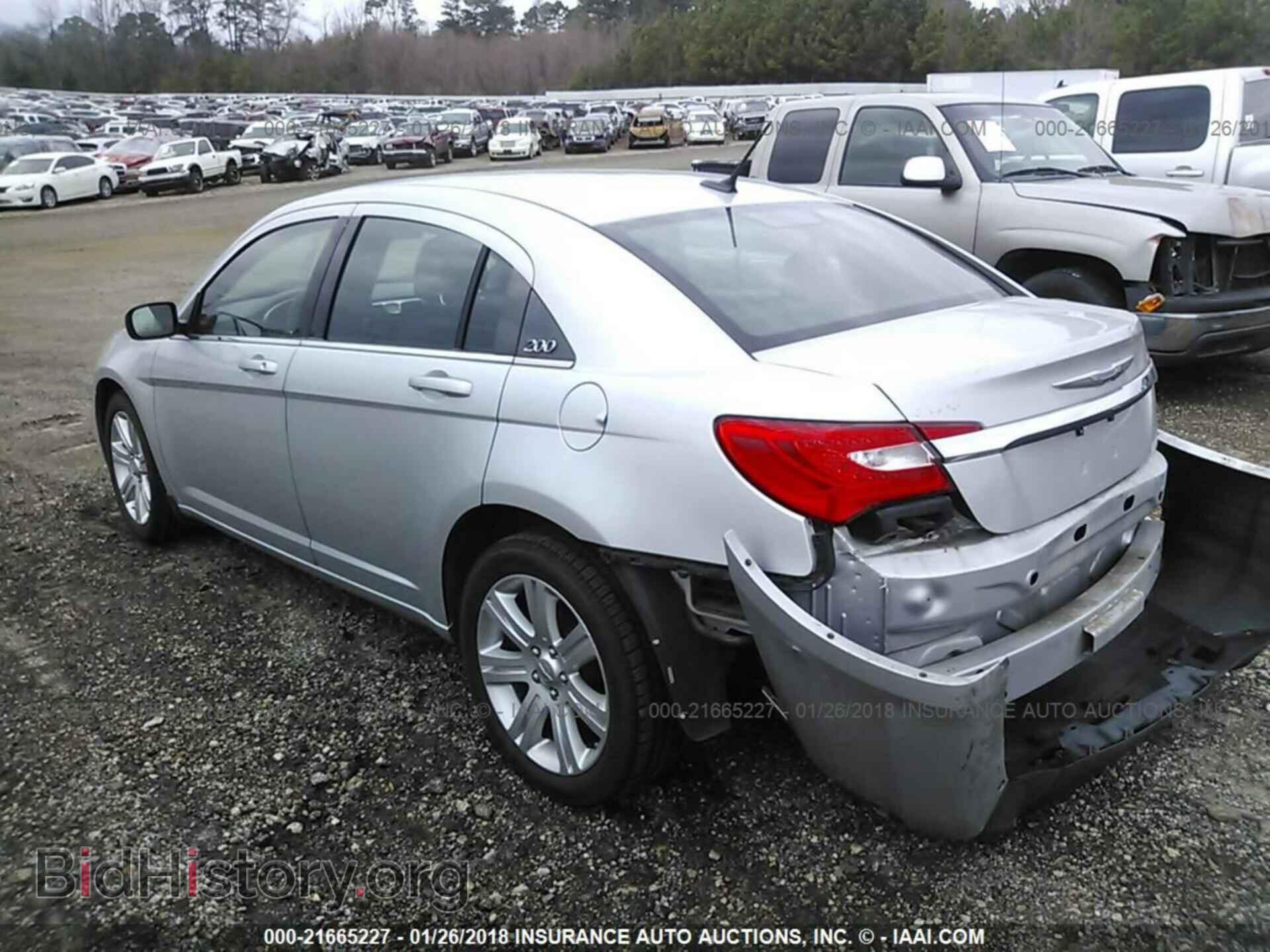 2012 Chrysler 200 - VIN: 1C3CCBAB1CN318608 - Photo 3