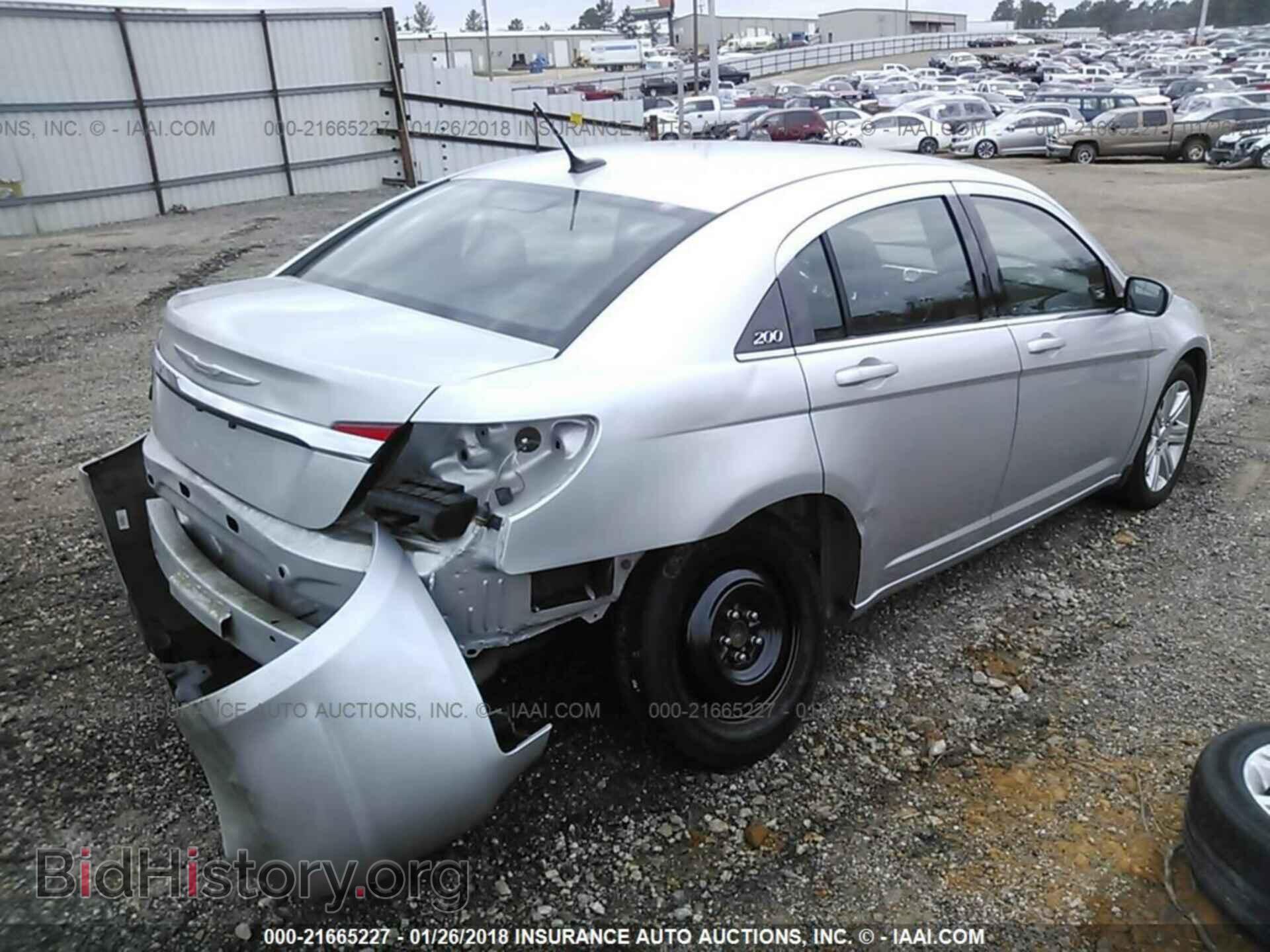 2012 Chrysler 200 - VIN: 1C3CCBAB1CN318608 - Photo 4