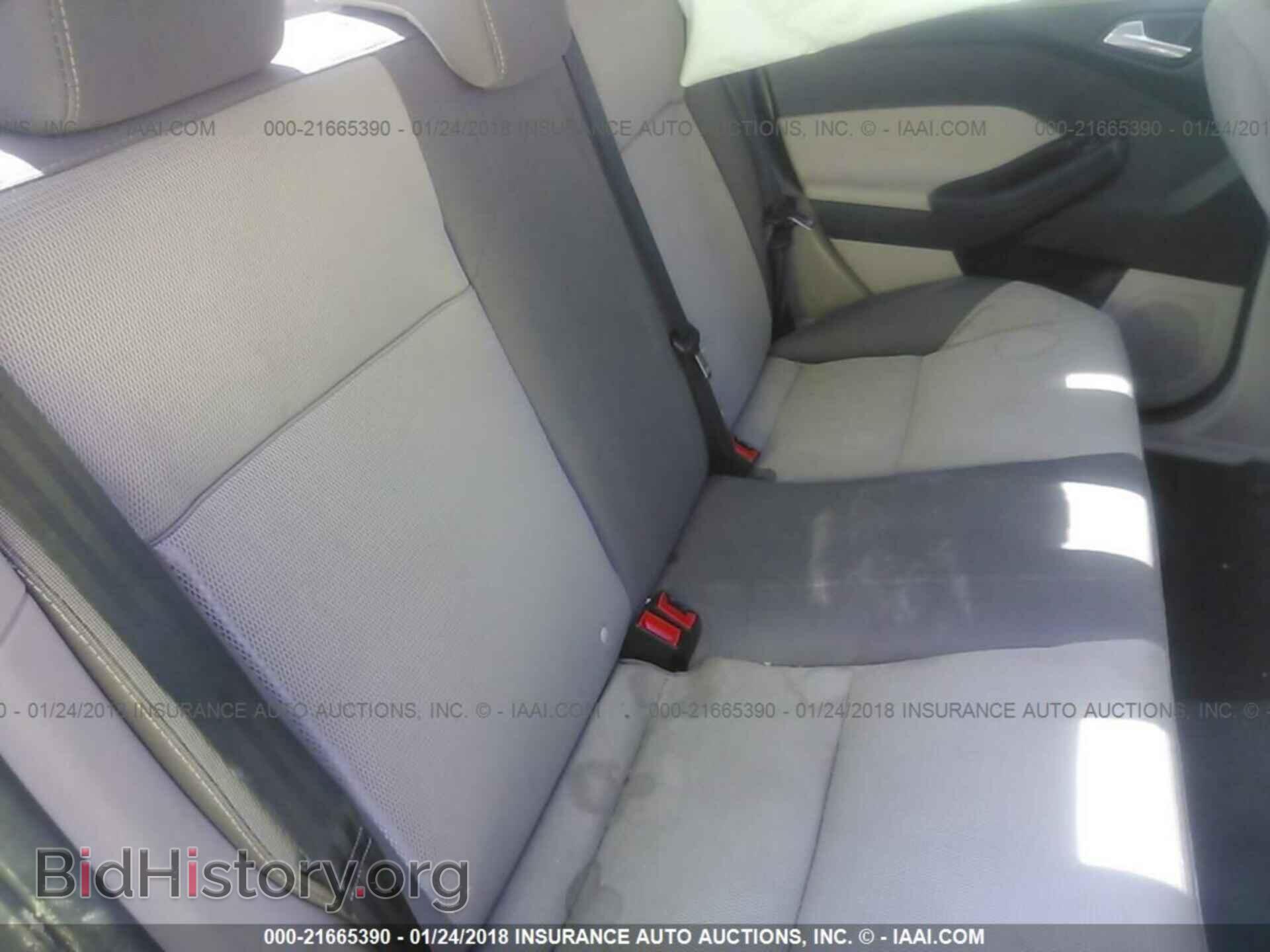 2012 Ford Focus - VIN: 1FAHP3F21CL381990 - Photo 8