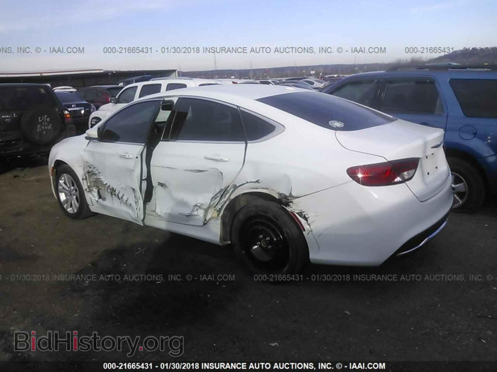 2015 Chrysler 200 - VIN: 1C3CCCAB1FN541869 - Photo 3