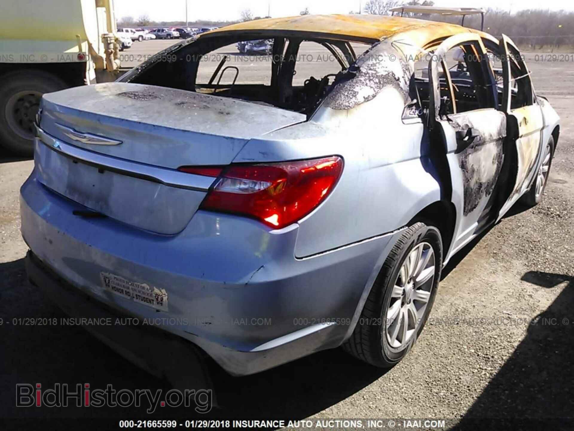 2013 Chrysler 200 - VIN: 1C3CCBBB9DN618252 - Фото 4