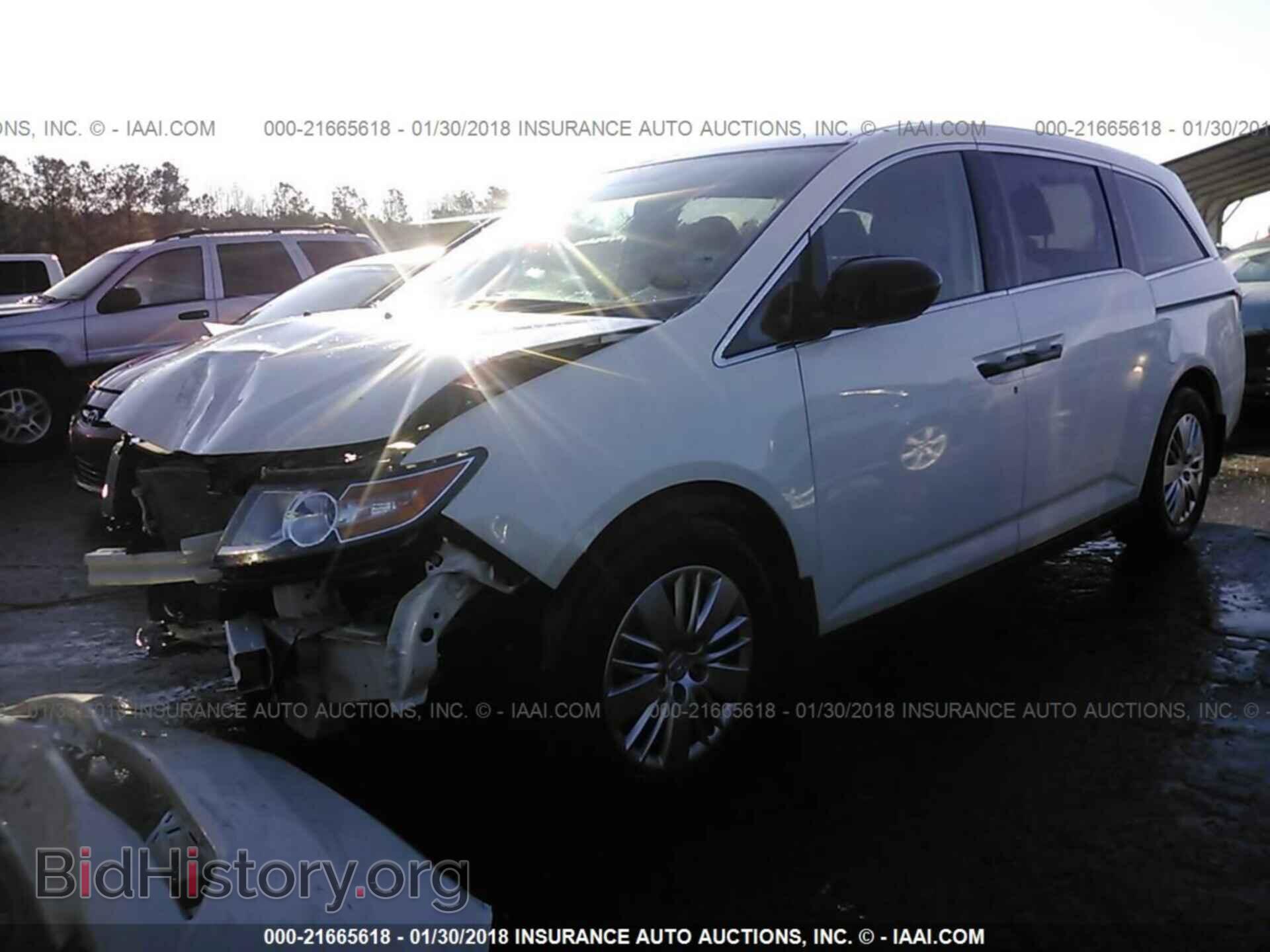 2015 Honda Odyssey - VIN: 5FNRL5H26FB098317 - Фото 2