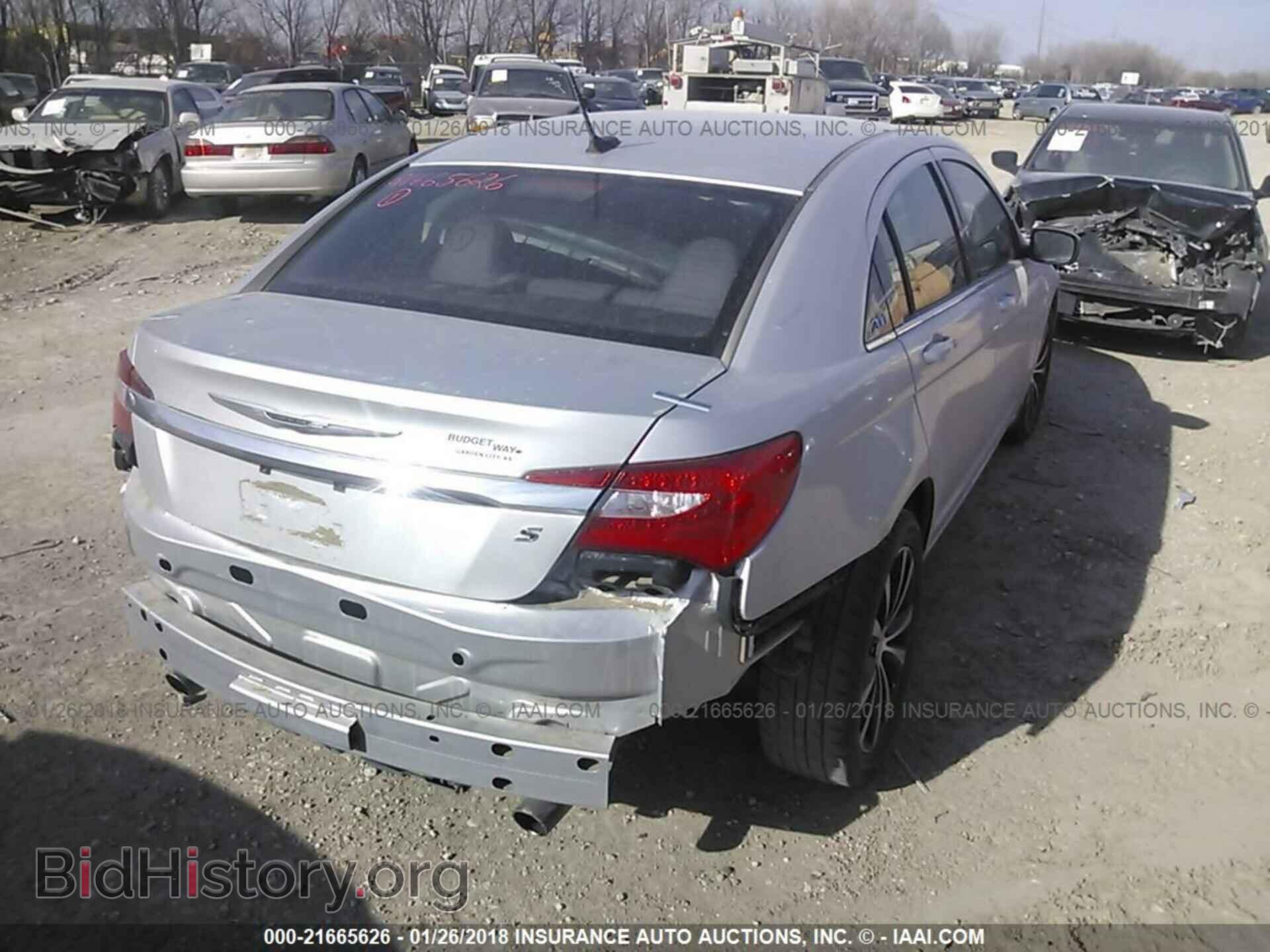 2012 Chrysler 200 - VIN: 1C3CCBBG0CN257441 - Фото 4