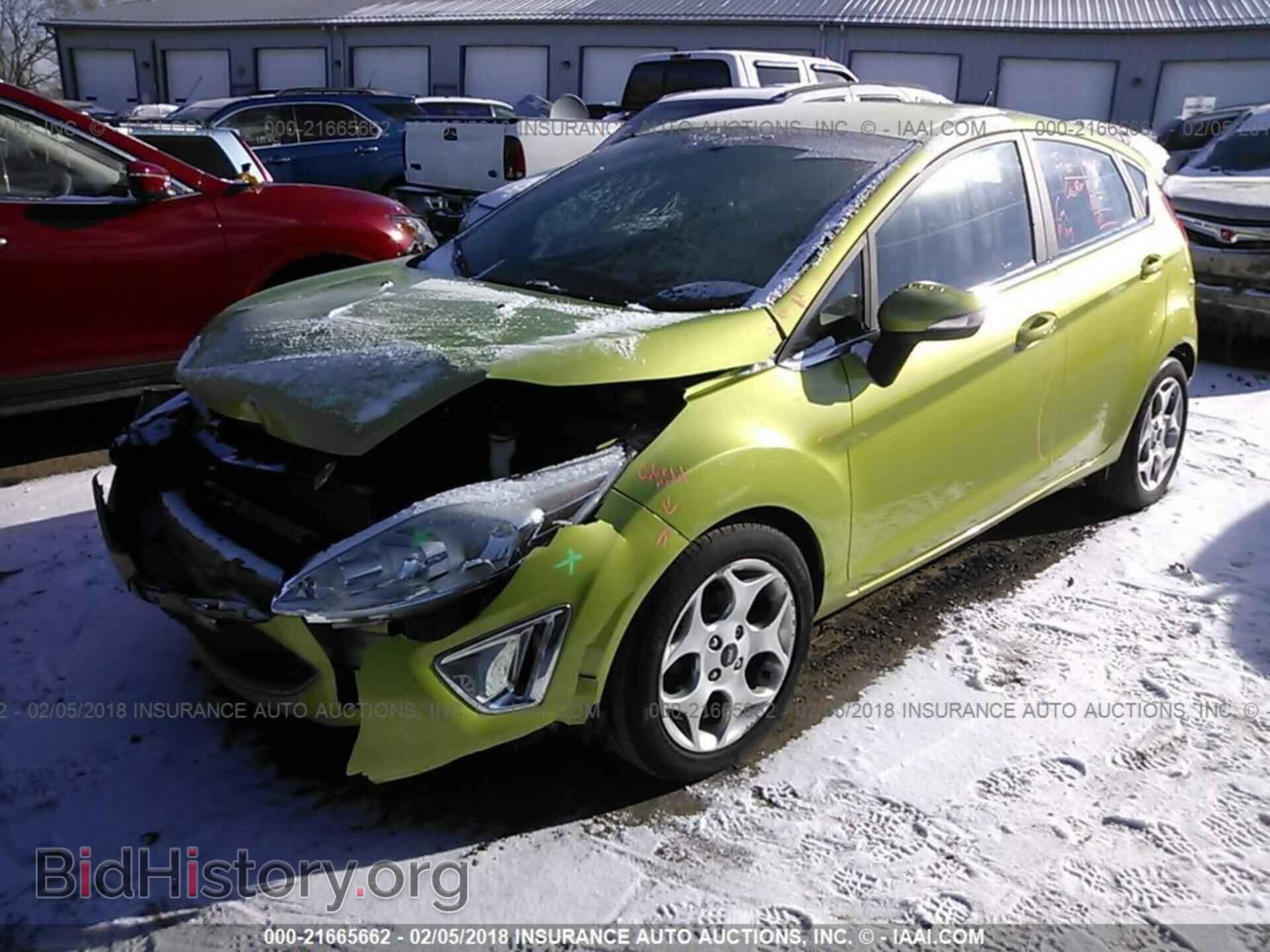 2011 Ford Fiesta - VIN: 3FADP4FJ4BM135010 - Фото 2