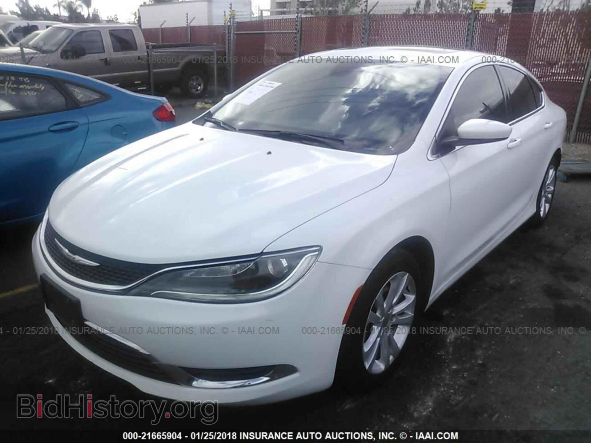 2015 Chrysler 200 - VIN: 1C3CCCABXFN694346 - Photo 2